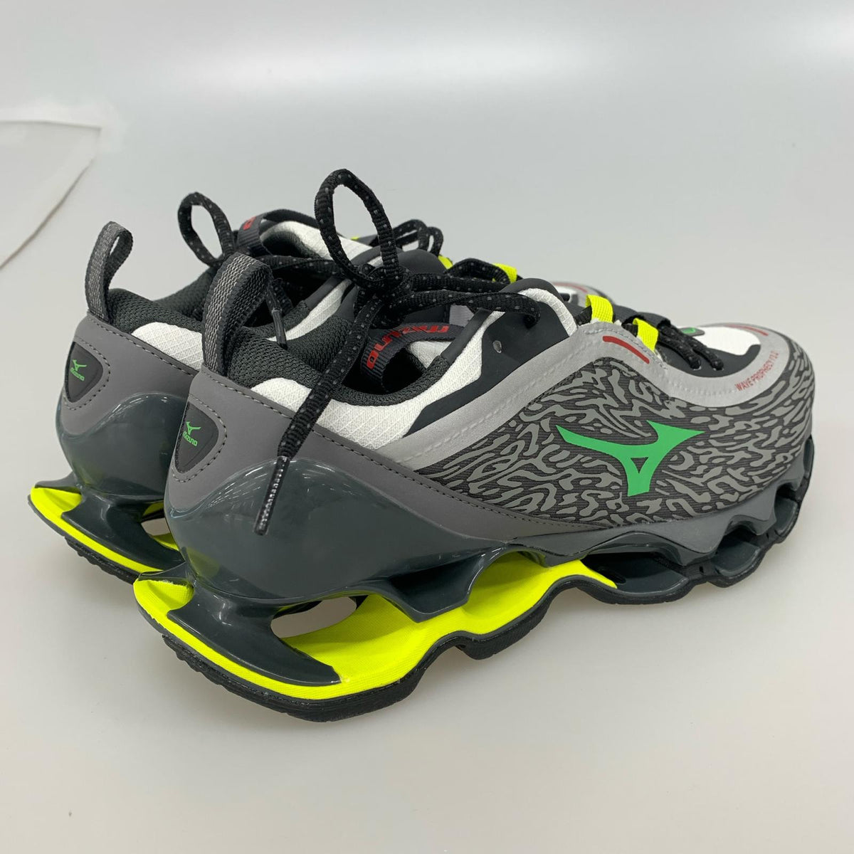 スニーカー D1GA261301 (26.5) 26.5cm (US8 1/2 UK8 EU43) グレー