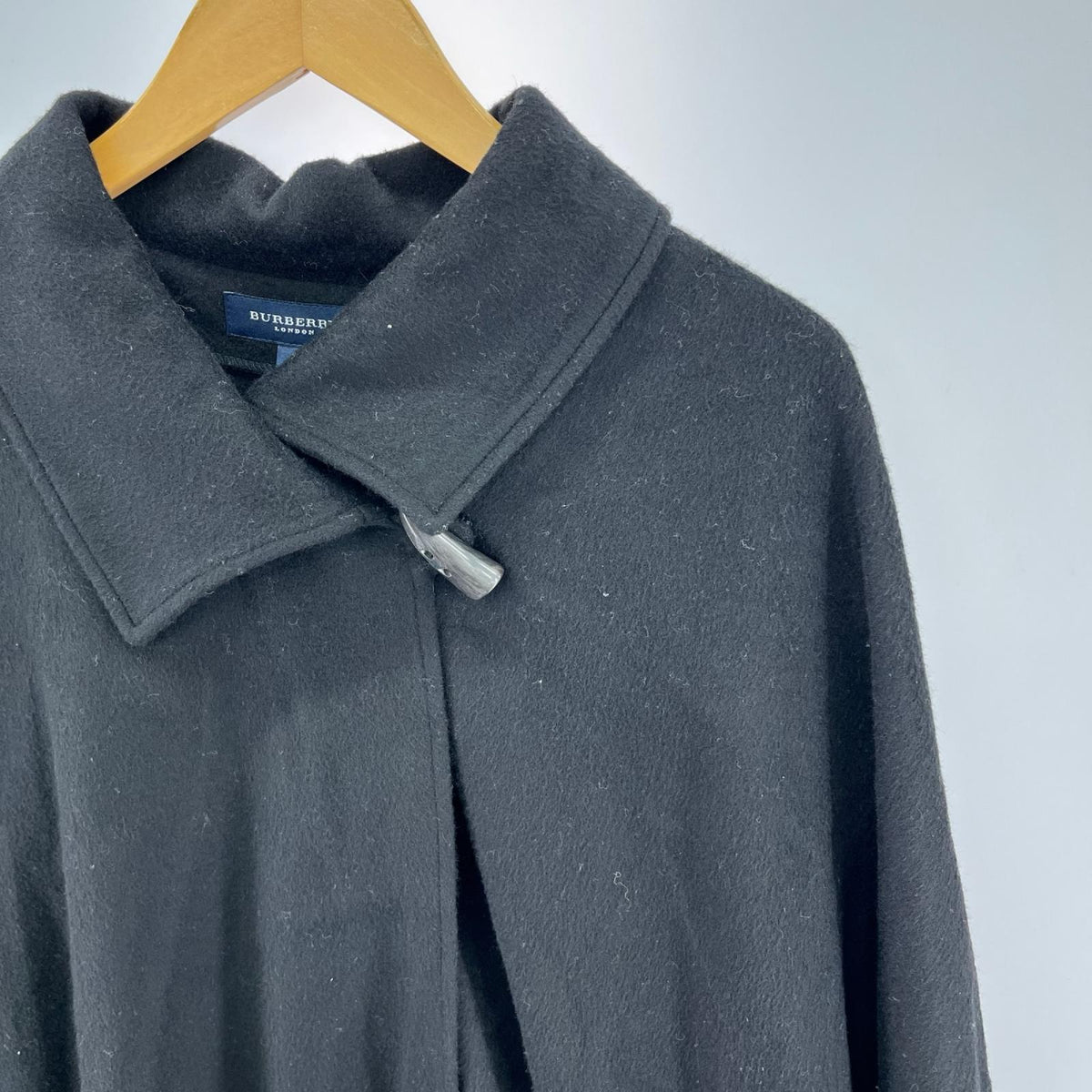 ジャケット ｹｰﾌﾟ ﾎﾟﾝﾁｮ ｳｰﾙ ｶｼﾐﾔ混 黒 (M) M ブラック