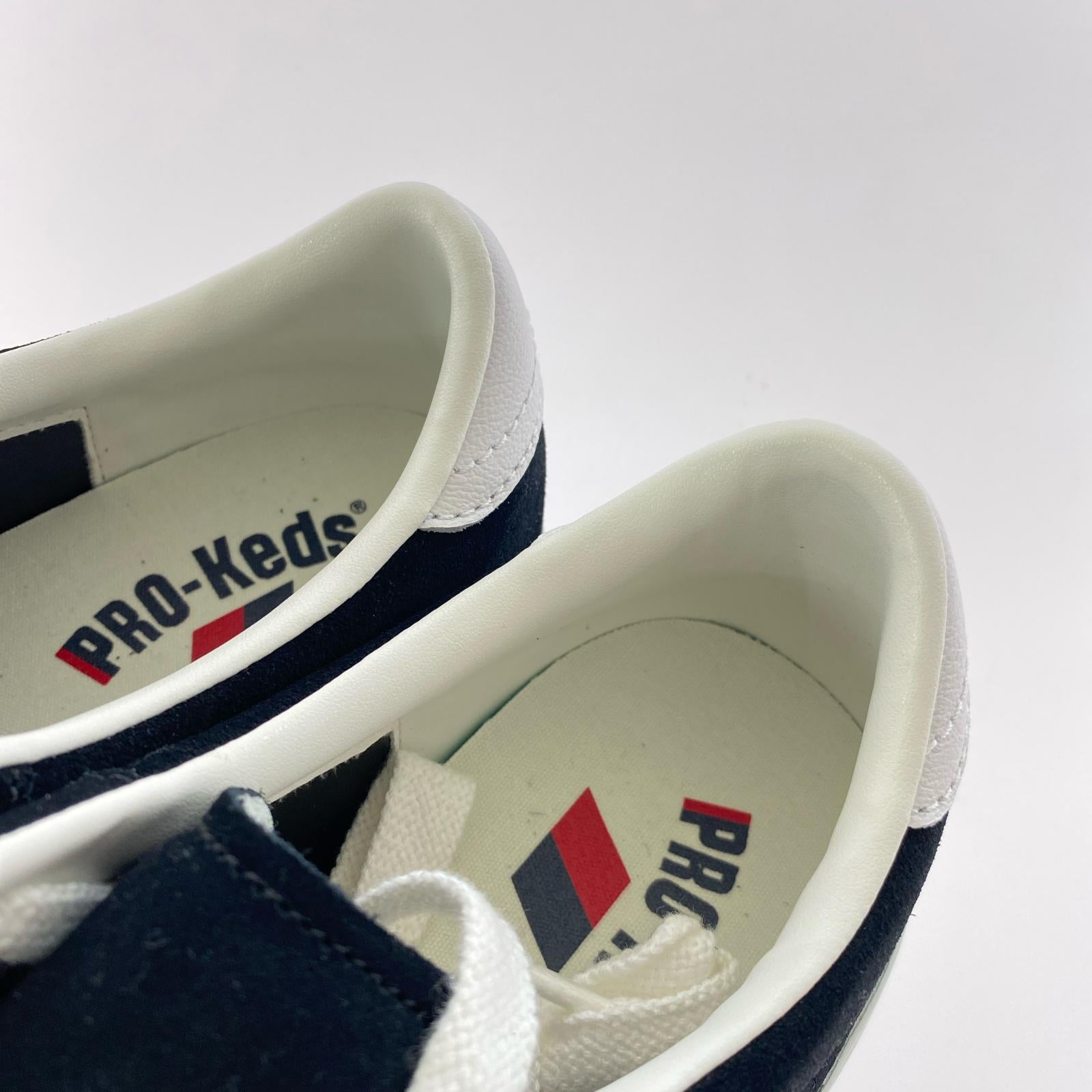 スニーカー ROYAL PLUS SUEDE ブラック