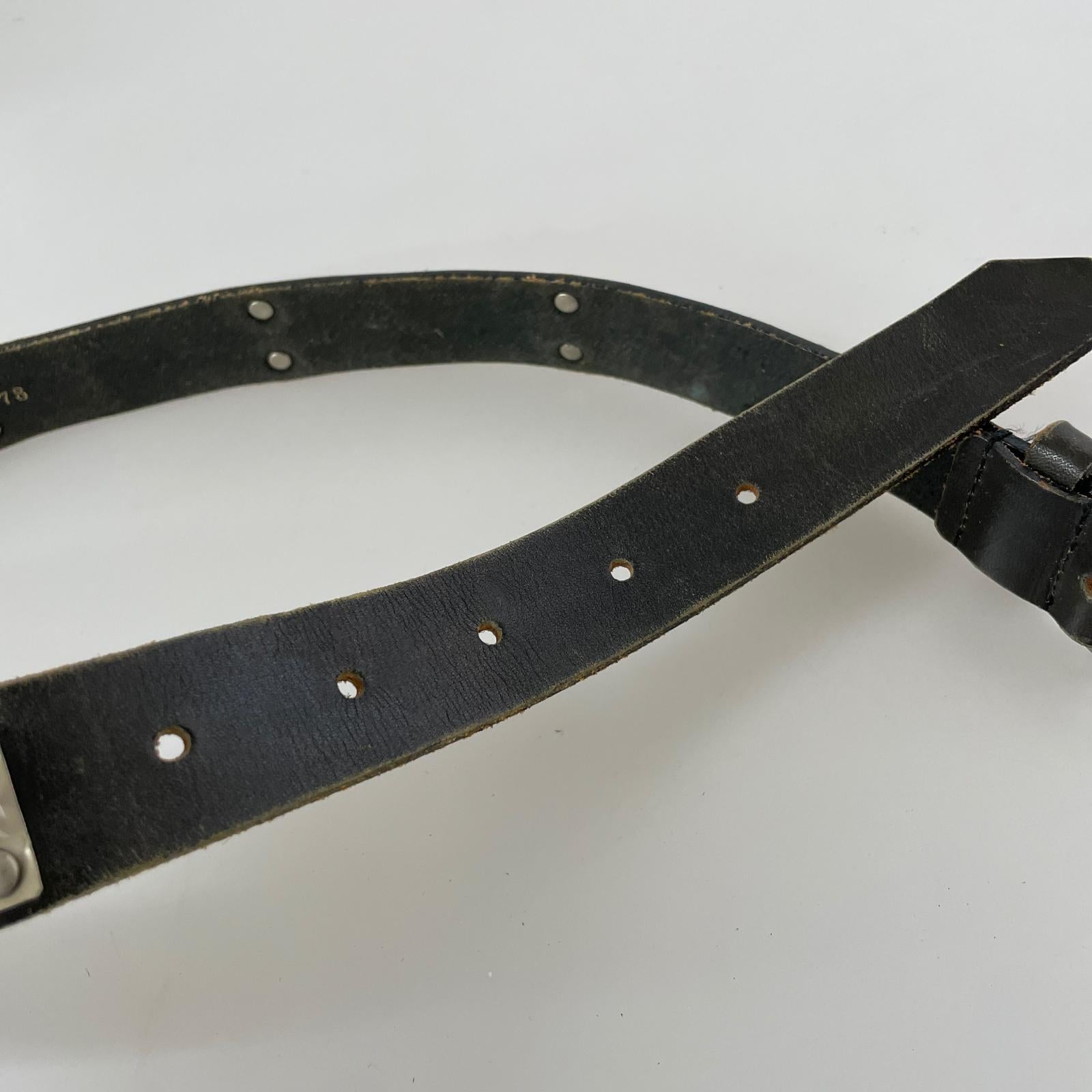 その他アクセサリー メタルプレートレザーベルト　黒 78 ブラック