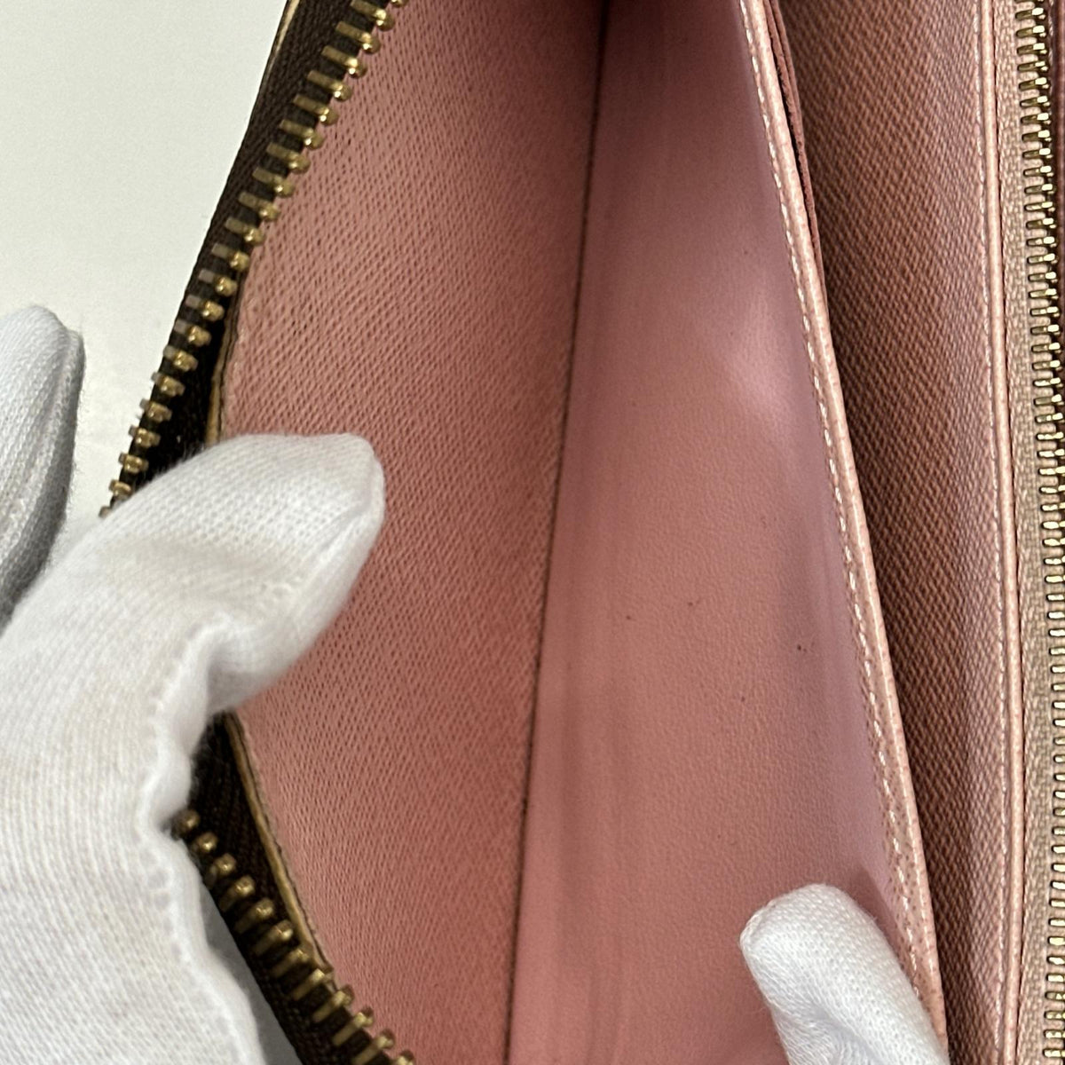 LV ジッピーウォレット M67246