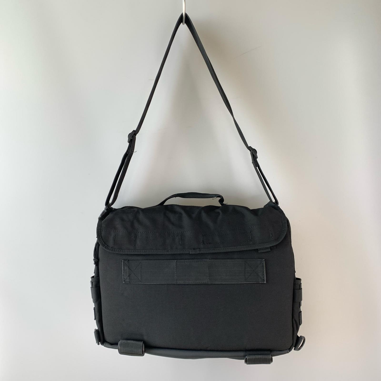 ショルダーバッグ M.O.D Messenger ブラック