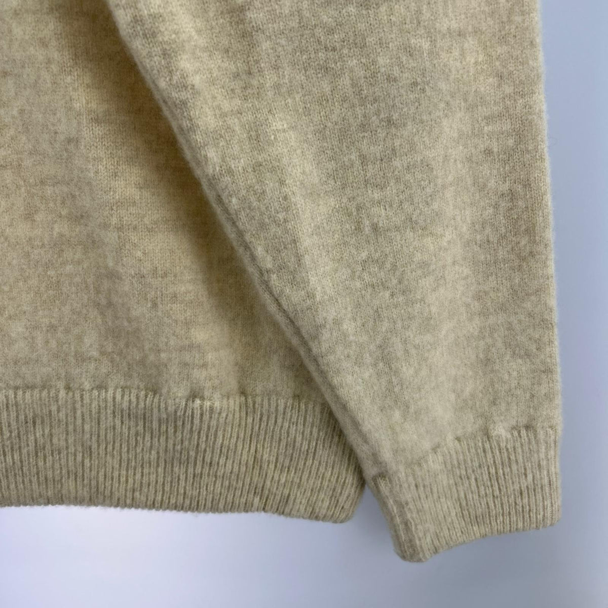 ニット Eys.MATERIAUX ｳｰﾙ Vﾈｯｸ ﾍﾞｰｼﾞｭ (L) L ベージュ