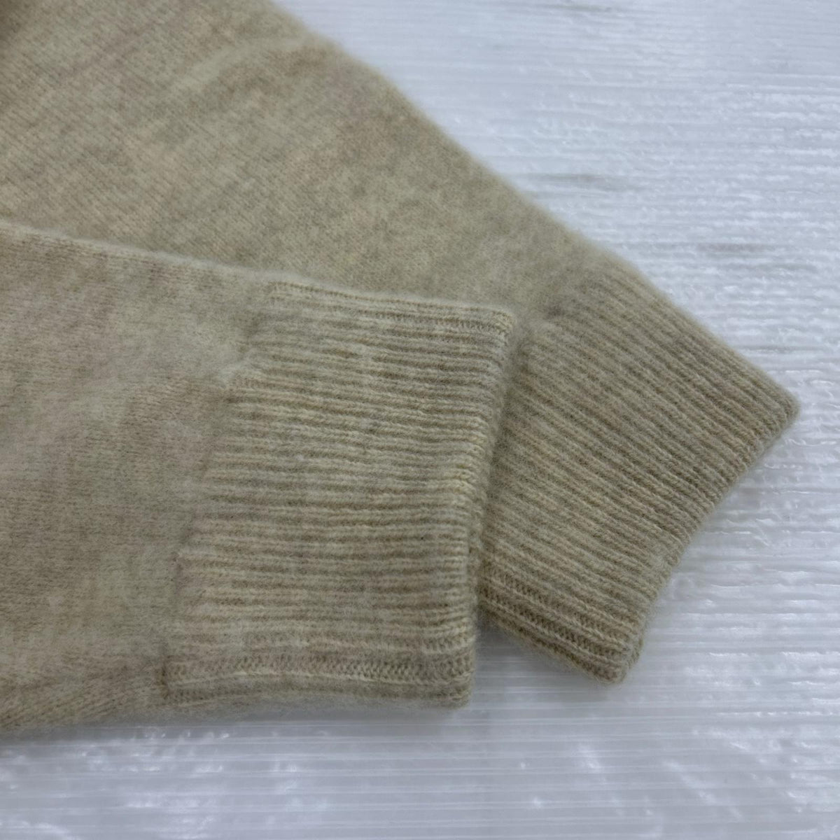 ニット Eys.MATERIAUX ｳｰﾙ Vﾈｯｸ ﾍﾞｰｼﾞｭ (L) L ベージュ