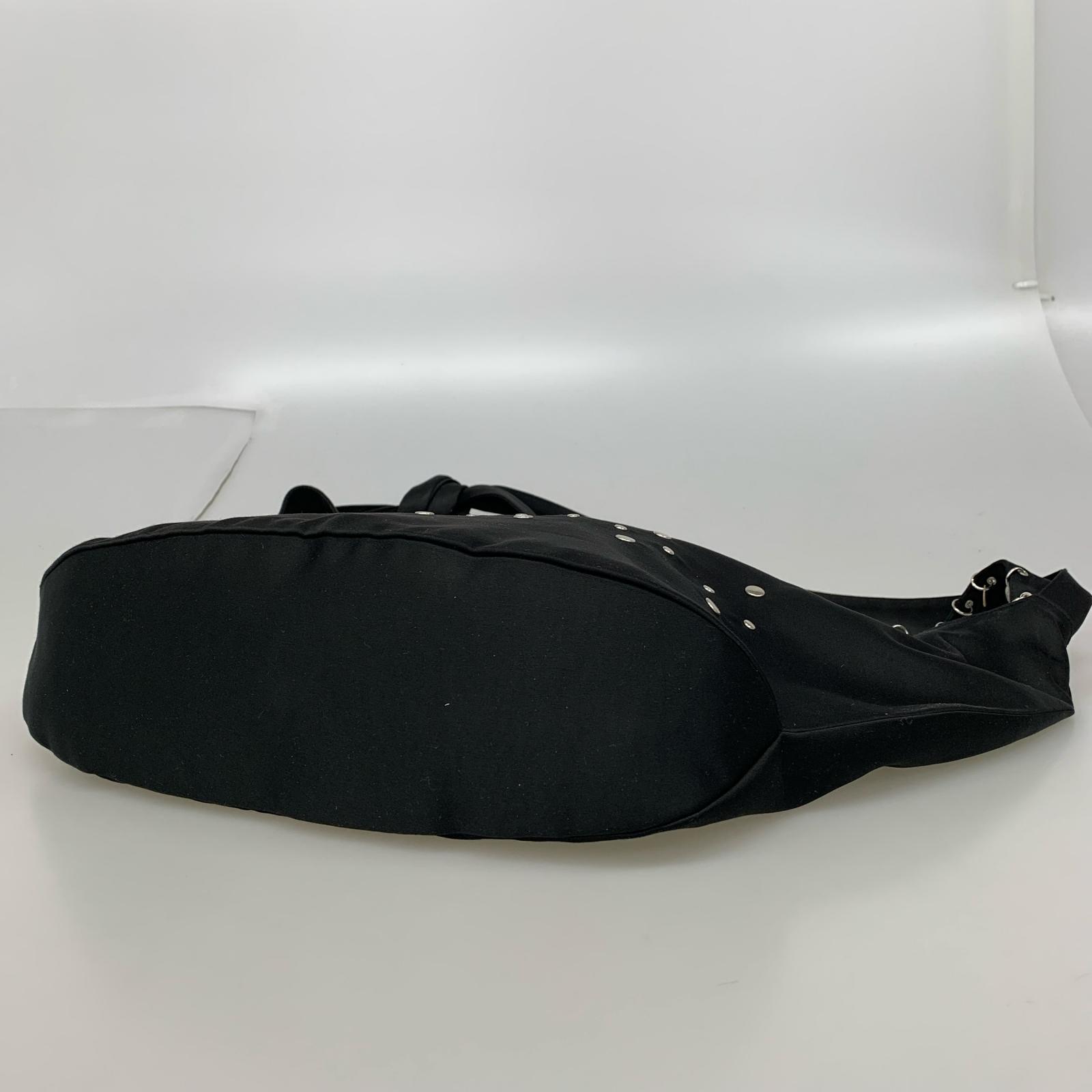 ショルダーバッグ CHARMS Oyster Bag ブラック