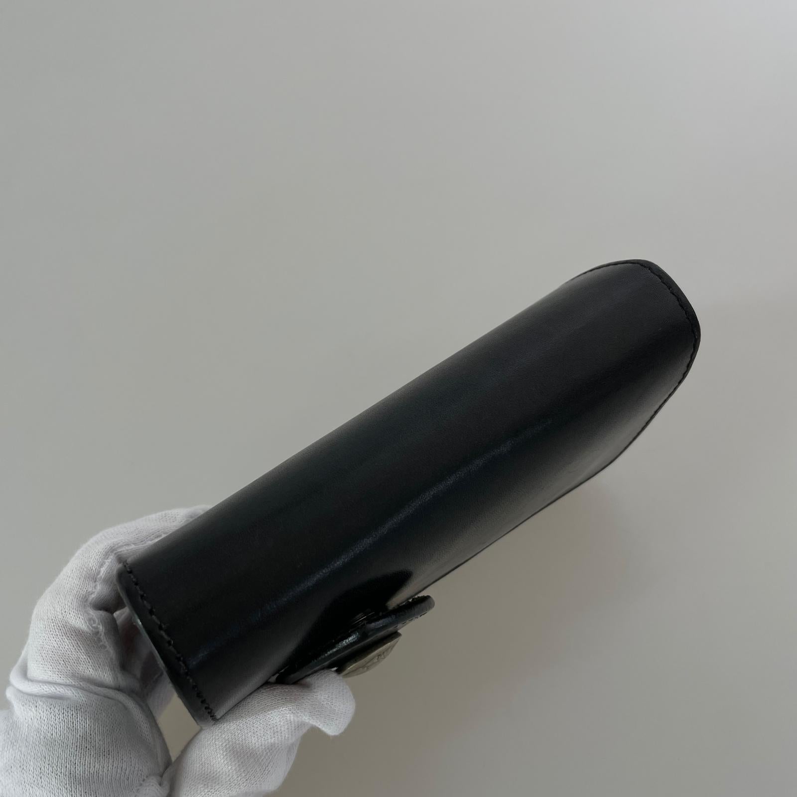 コンパクトウォレット 二つ折りレザーウォレット ブラック