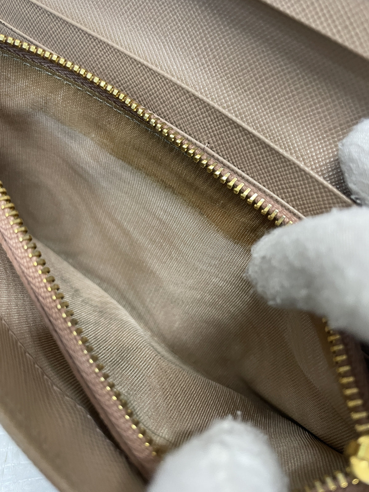 PRADA サフィアーノレザー フラップロングウォレット ベージュ
