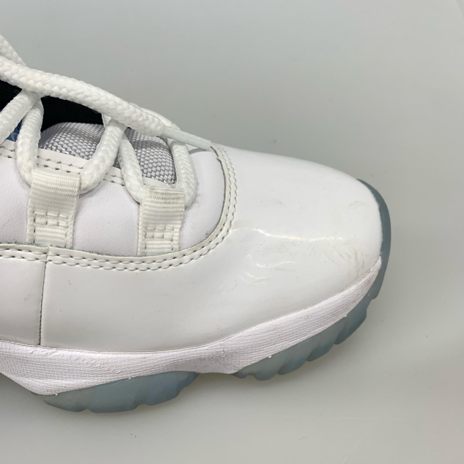 スニーカー AIR JORDAN 11 RETRO 白 (27.5cm) 27.5cm (US9 1/2 UK9 EU45) ホワイト