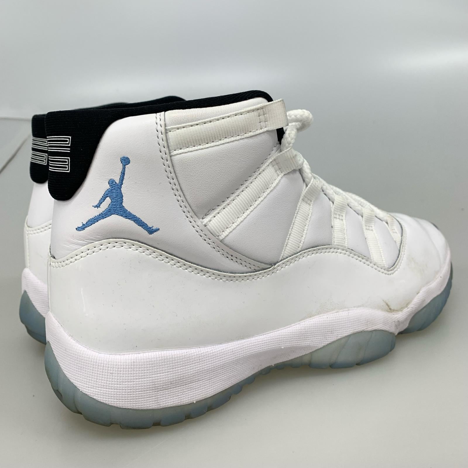 スニーカー AIR JORDAN 11 RETRO 白 (27.5cm) 27.5cm (US9 1/2 UK9 EU45) ホワイト