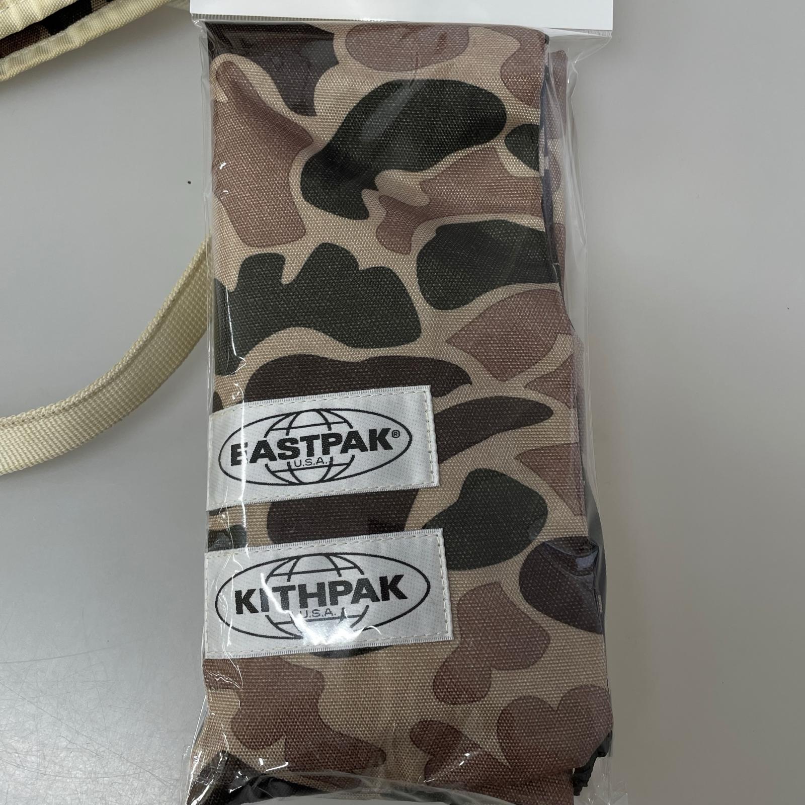 その他バッグ KITHPAK EASTPAK CAMO