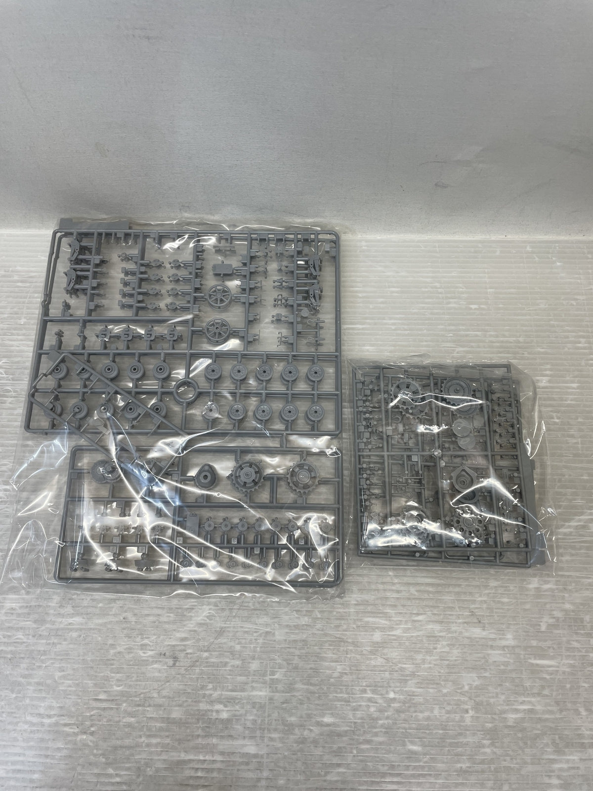 1/35 WW.II ドイツ軍 Sd.Kfz.165 フンメル初期生産型 ミリタリープラモ