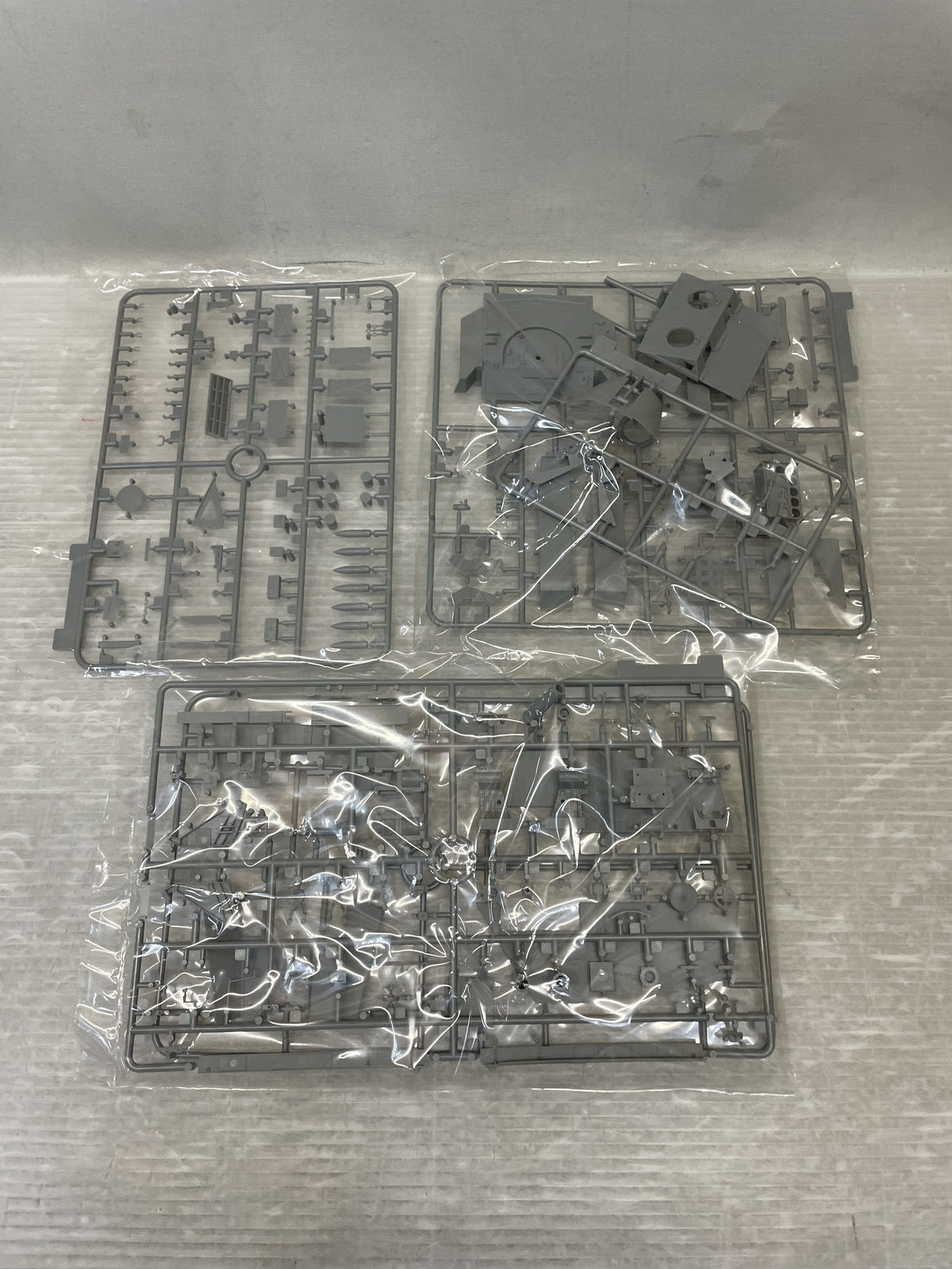 1/35 WW.II ドイツ軍 Sd.Kfz.165 フンメル初期生産型 ミリタリープラモ