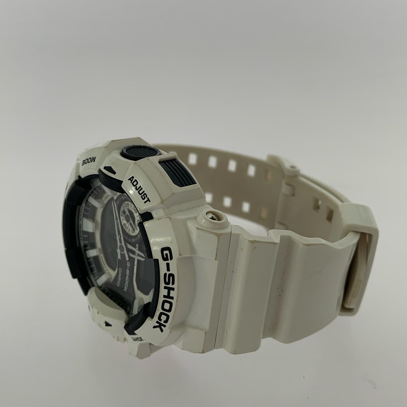 腕時計 GA-400-1AJF ホワイト