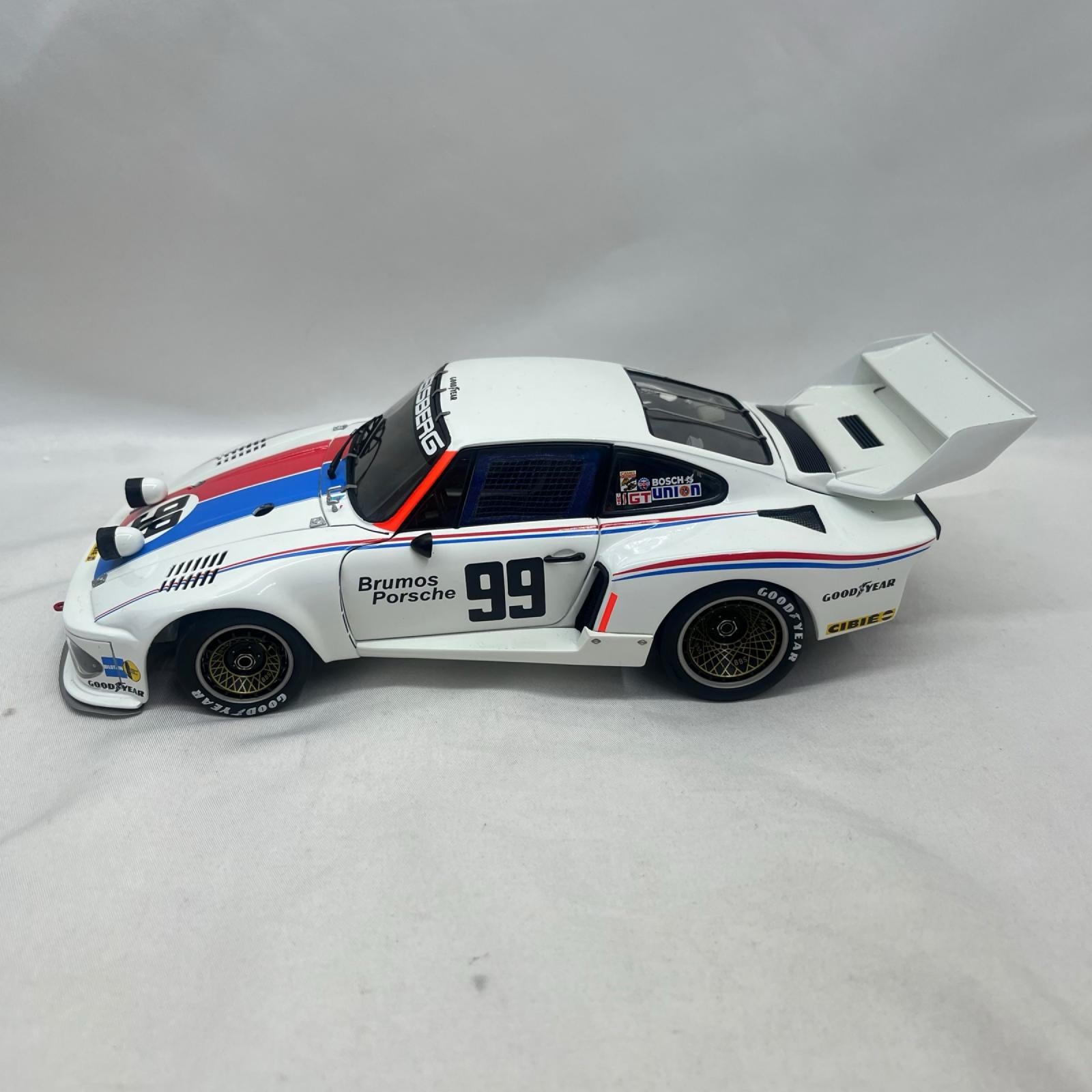 EXOTO ポルシェ935 ターボ スケールカー