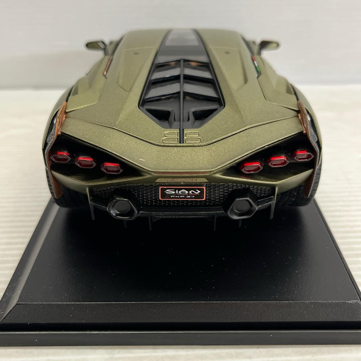 Maisto 1/18 Lamborghini Sian FKP 37 Lamborghini  Sia'n  FKP37 Maisto スケールカー