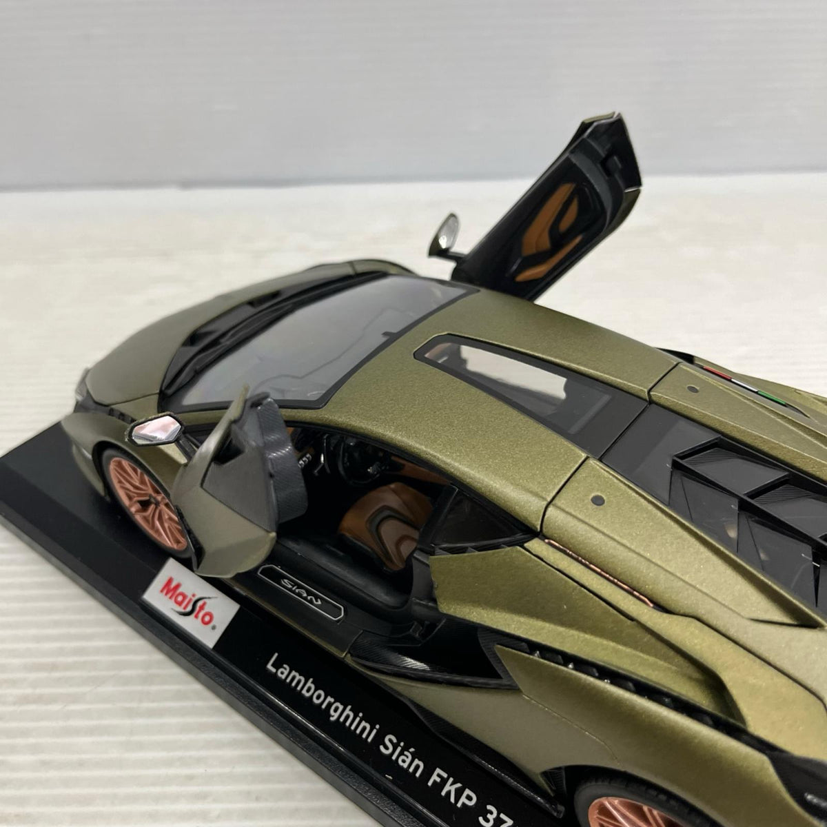 Maisto 1/18 Lamborghini Sian FKP 37 Lamborghini  Sia'n  FKP37 Maisto スケールカー