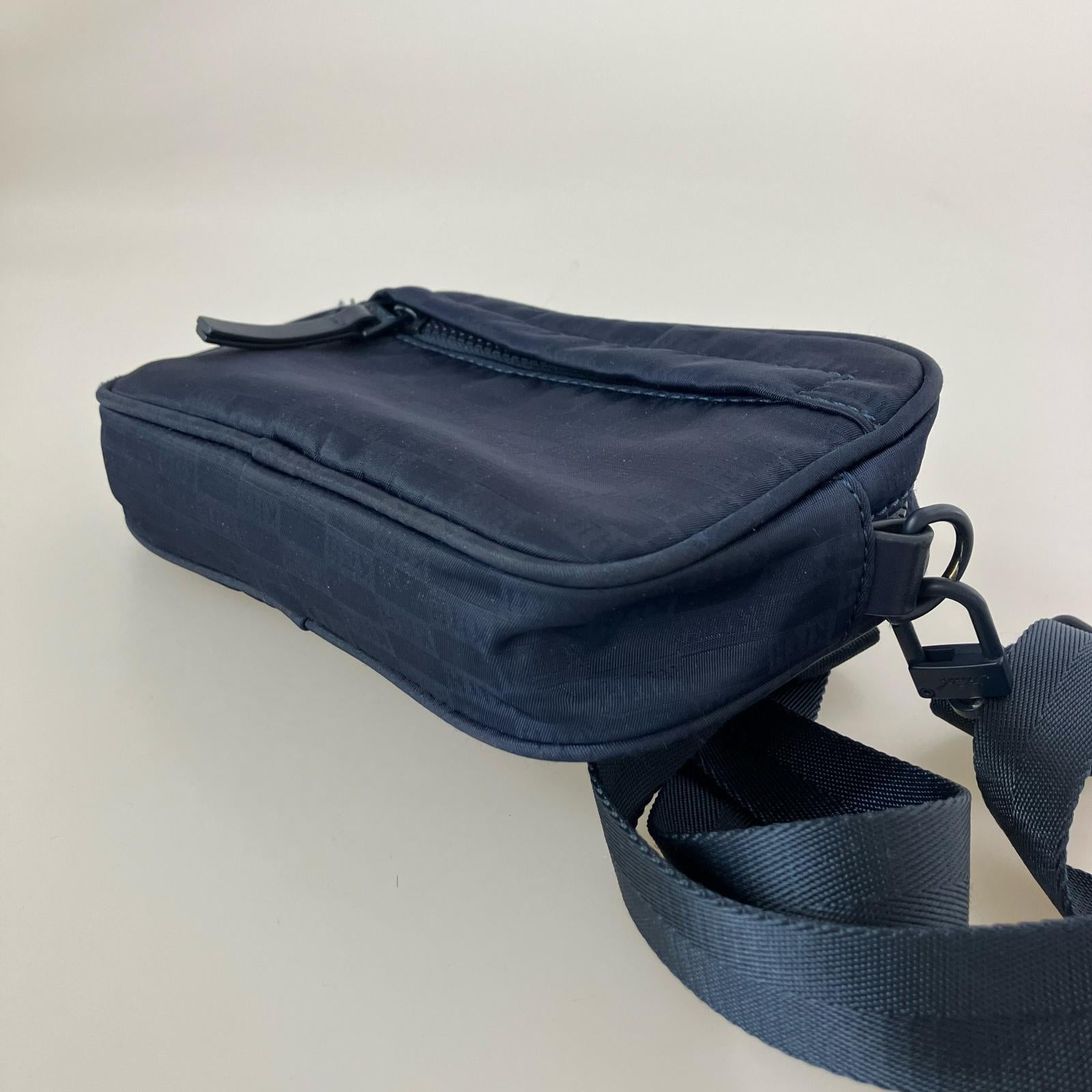 ショルダーバッグ MONOGRAM LOGO SHOULDER ネイビー