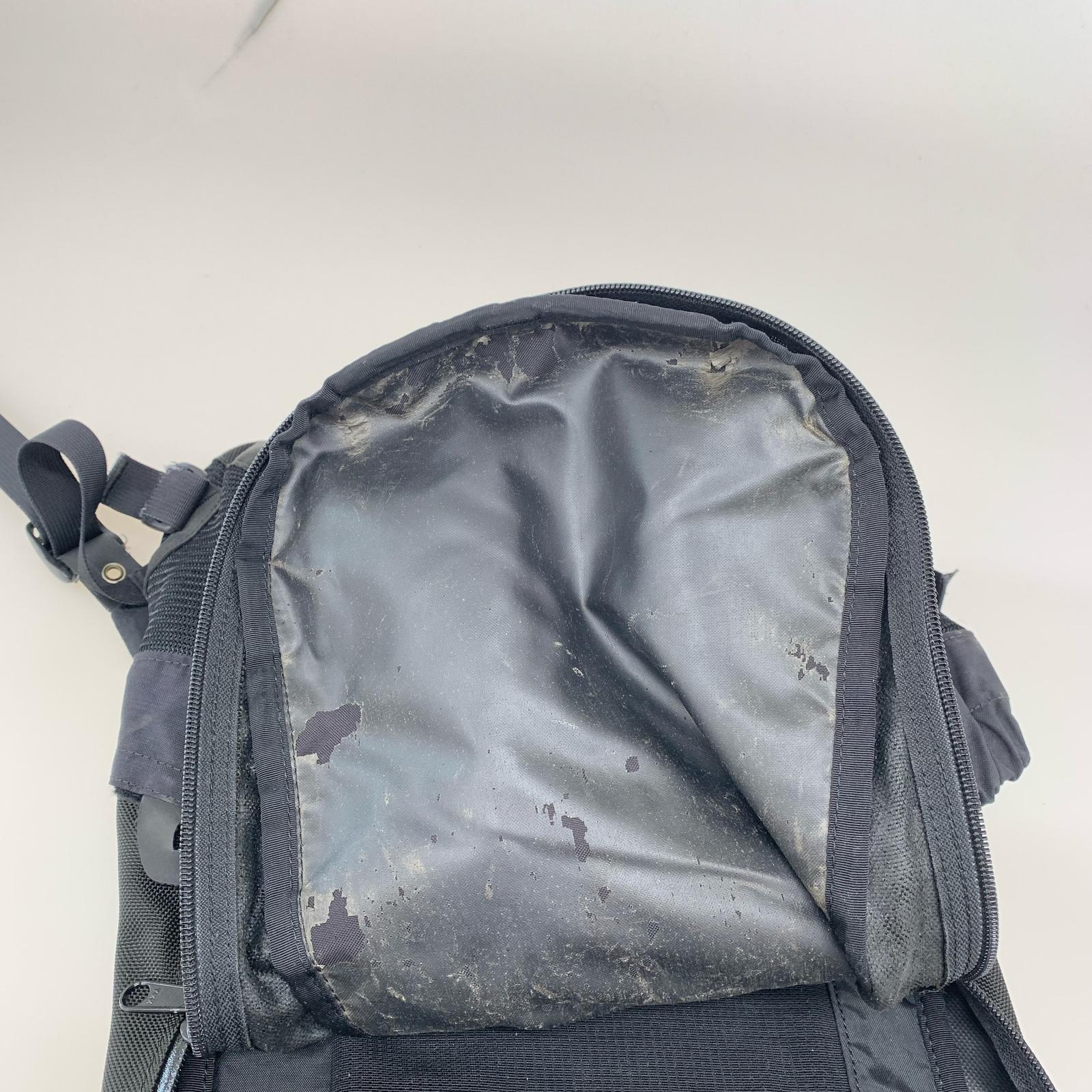 リュック・デイパック ARRO 16 BACKPACK ブラック