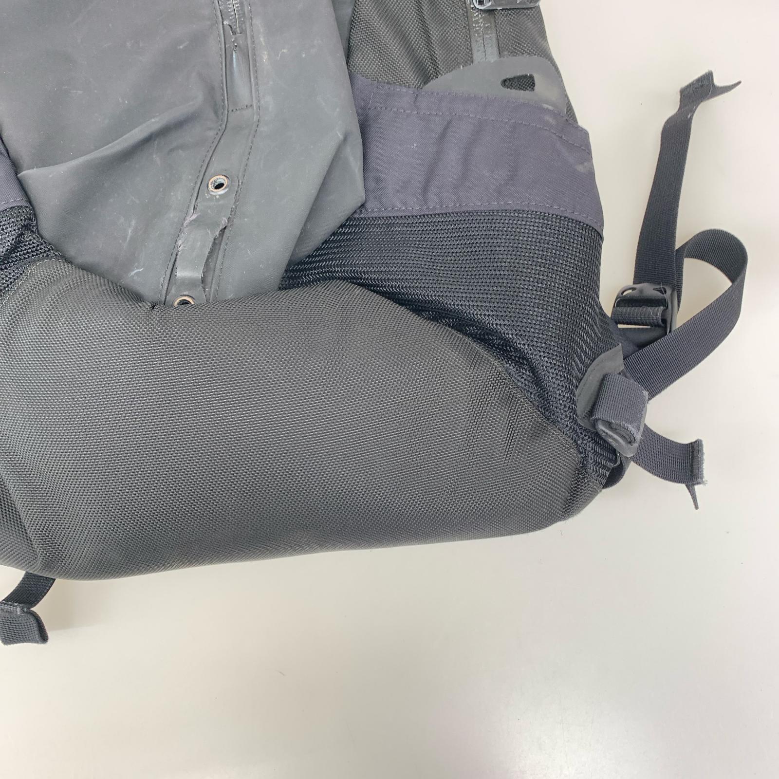 リュック・デイパック ARRO 16 BACKPACK ブラック
