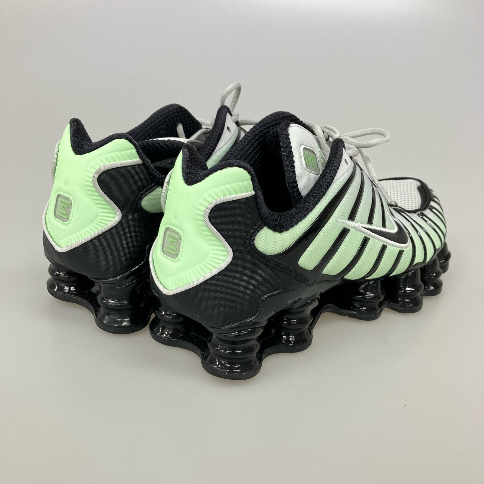 スニーカー AV3595-300 SHOX 緑 (26.0) 26cm (US8 UK7 1/2 EU42)
