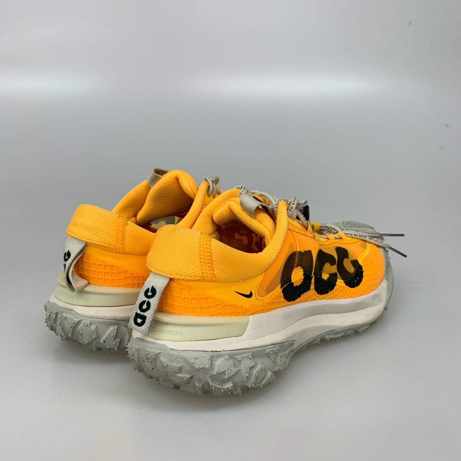 スニーカー ACG MOUNTAIN FLY 2 LOW/27.5cm 27.5cm (US9 1/2 UK9 EU45) イエロー