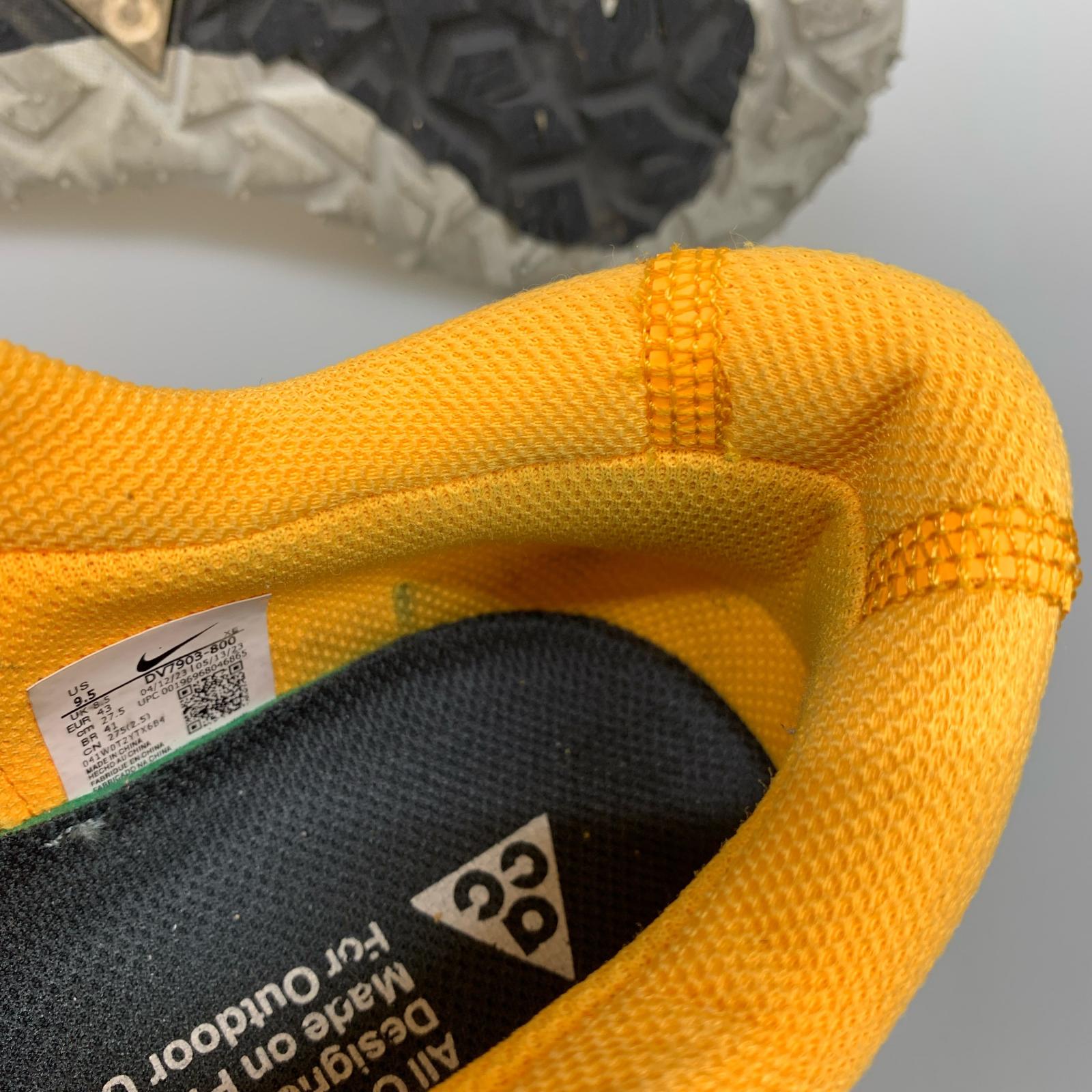 スニーカー ACG MOUNTAIN FLY 2 LOW/27.5cm 27.5cm (US9 1/2 UK9 EU45) イエロー