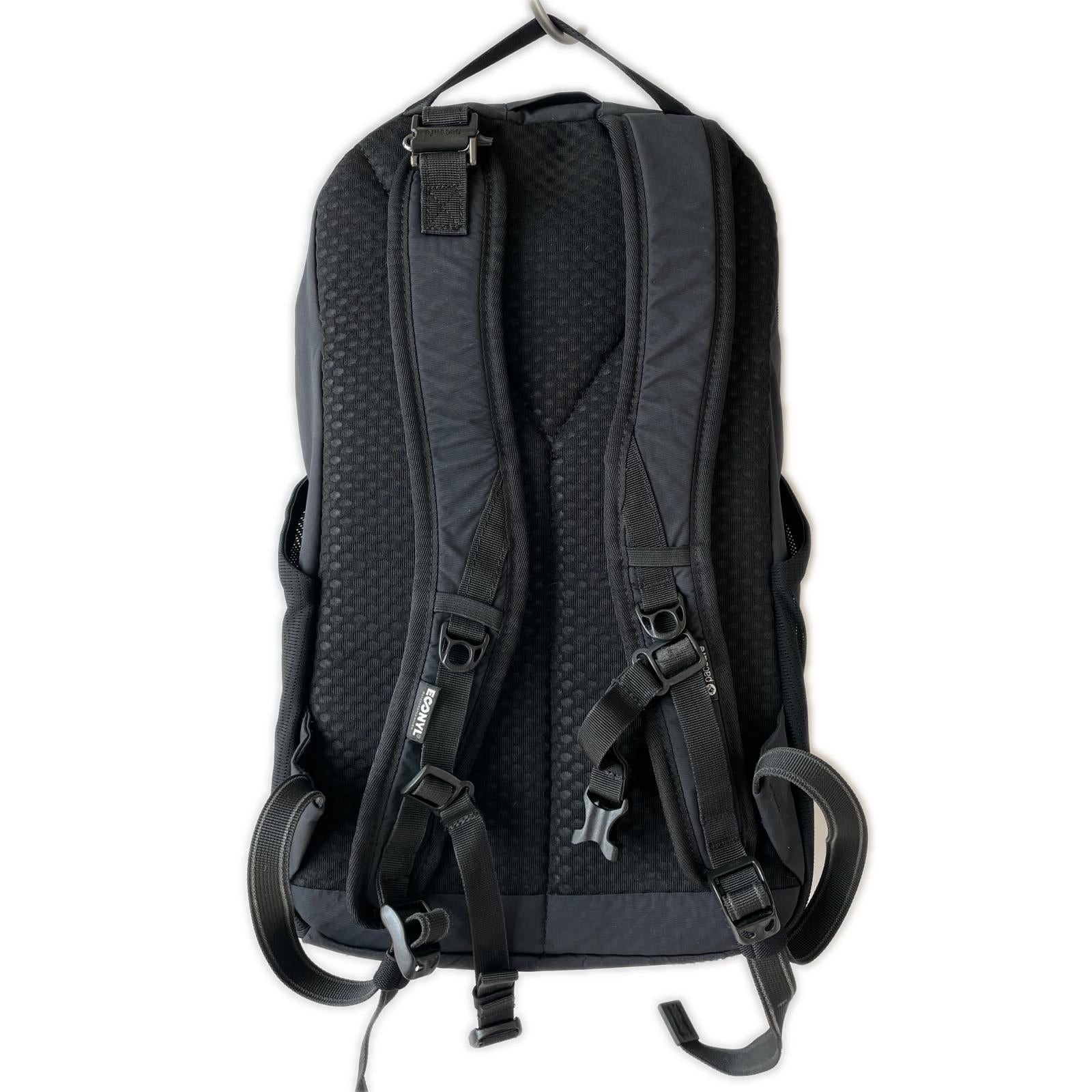 リュック・デイパック Pacsafe V12 BLK ブラック