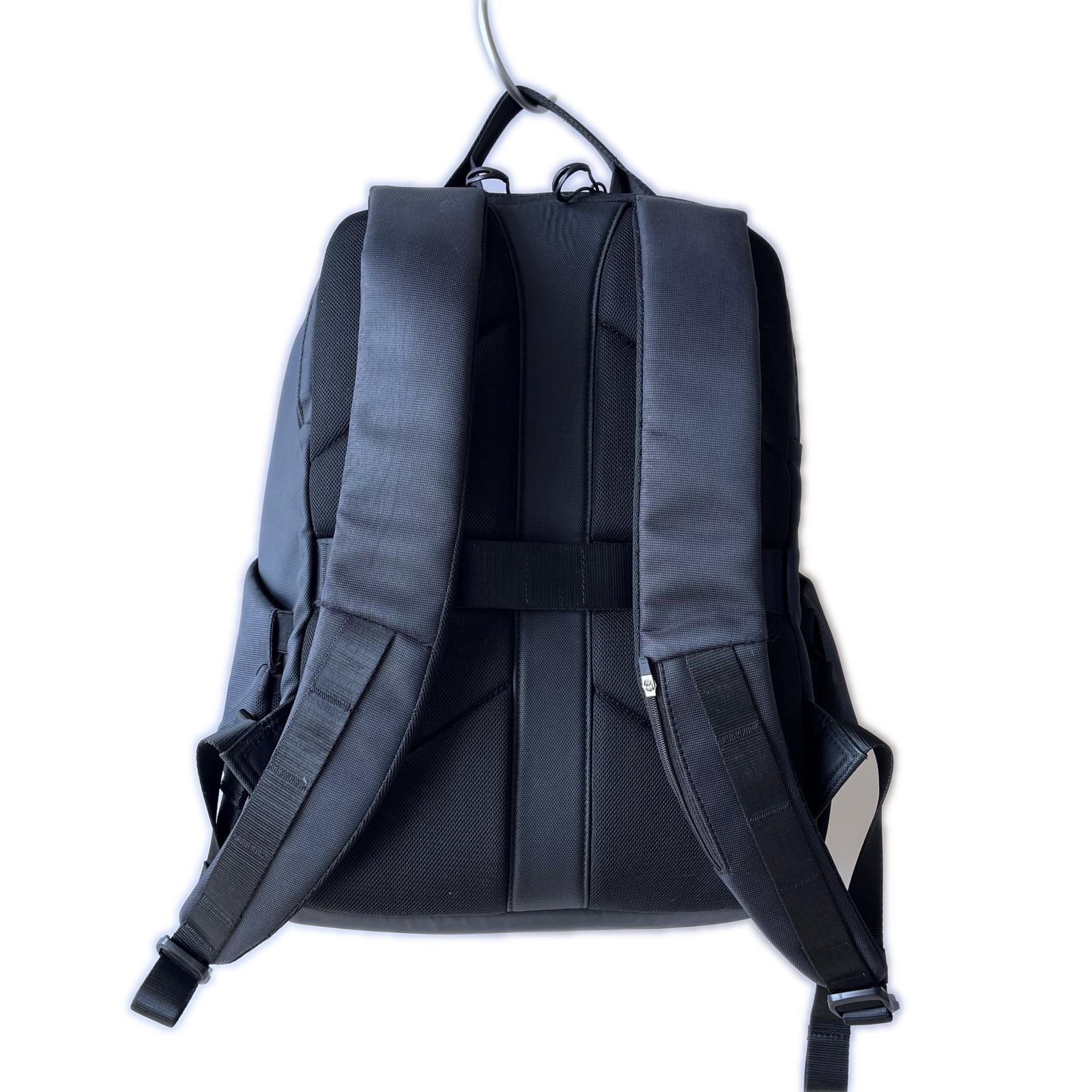 リュック・デイパック NOMADIC ブラック