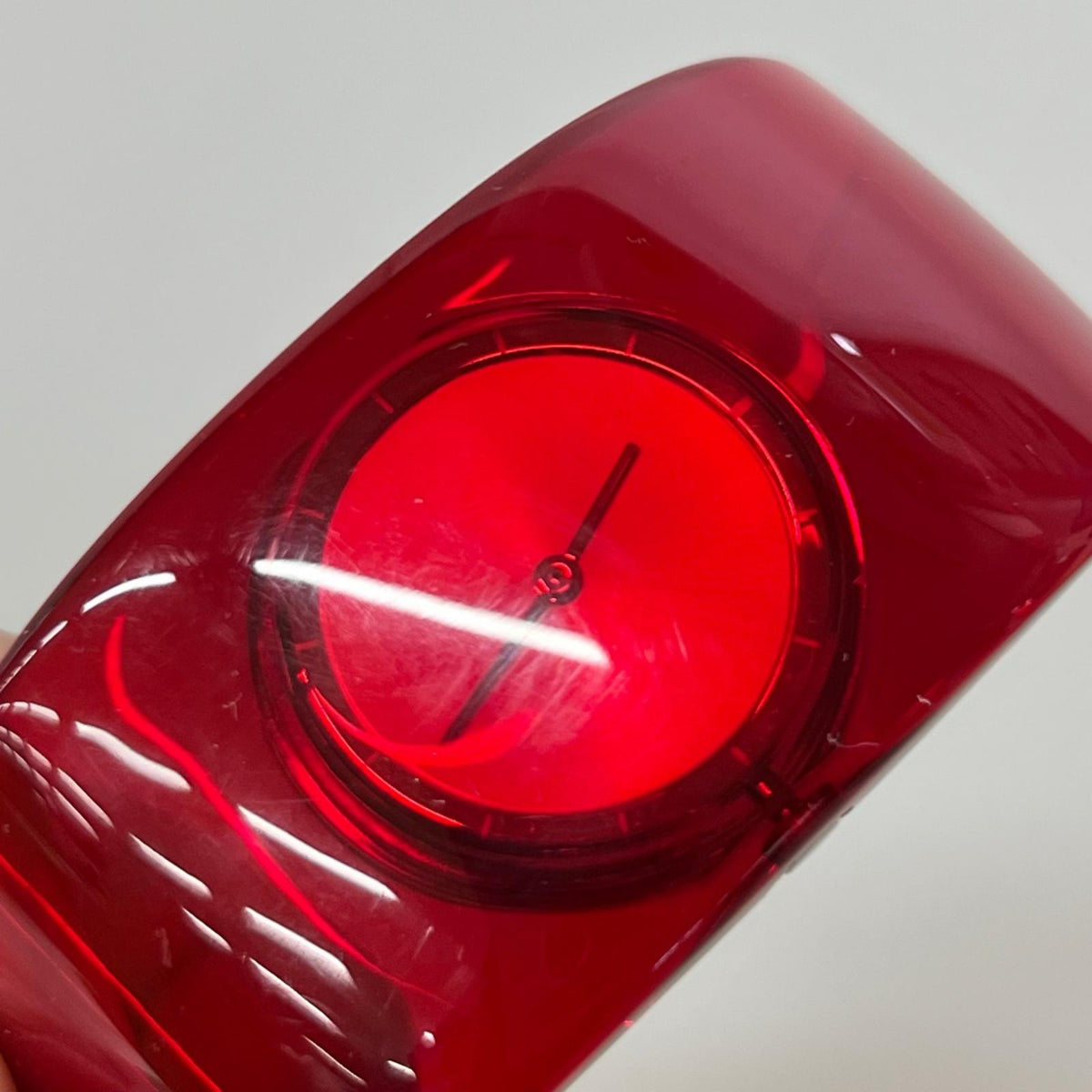 腕時計 O Designed by Tokujin Yoshioka バングルウォッチ レッド
