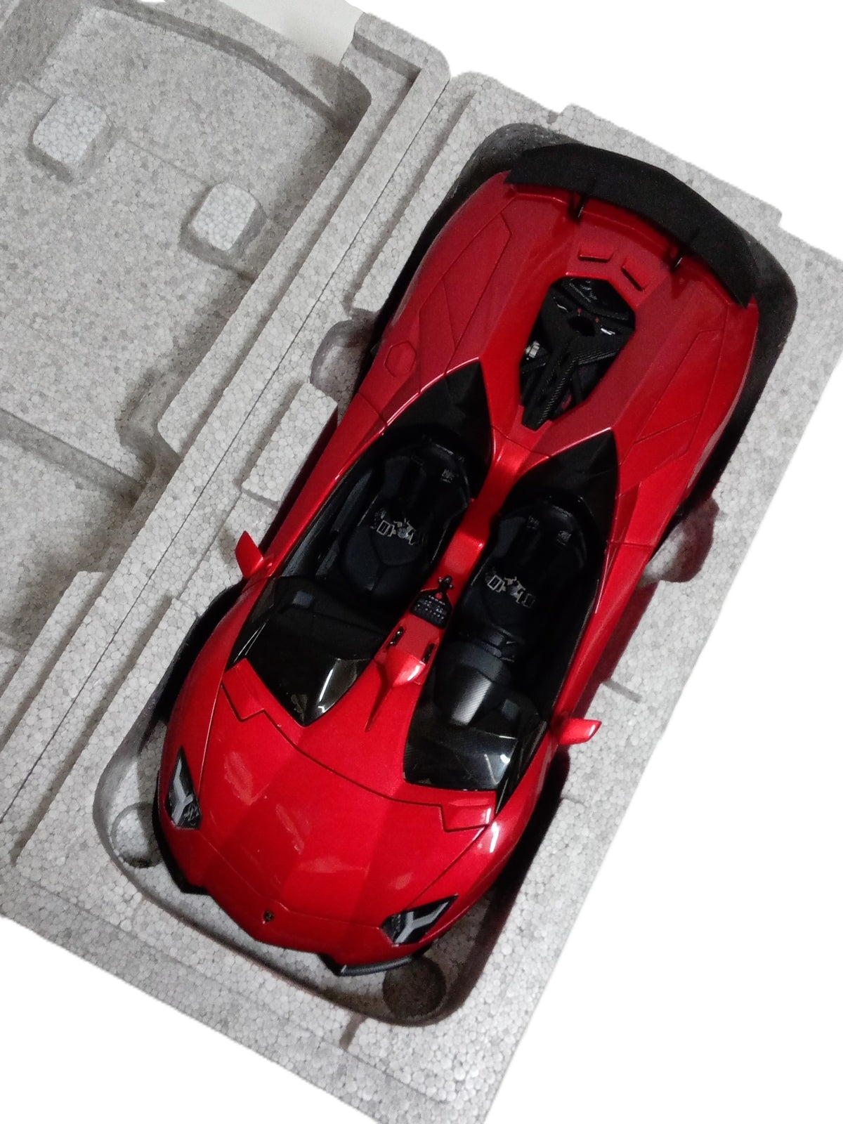 AUTOart アヴェンタドール メタリックレッド シグネチャー スケールカー