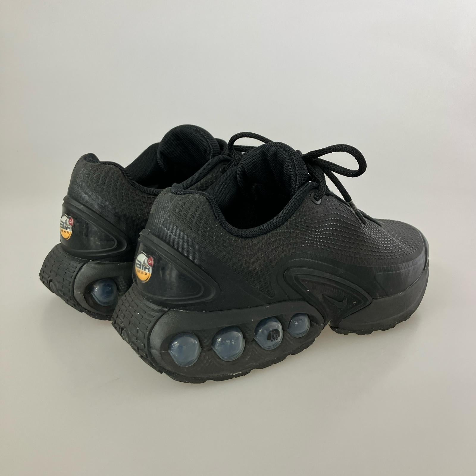 スニーカー AIR MAX DN 黒 27cm (US9 UK8 1/2 EU44) ブラック