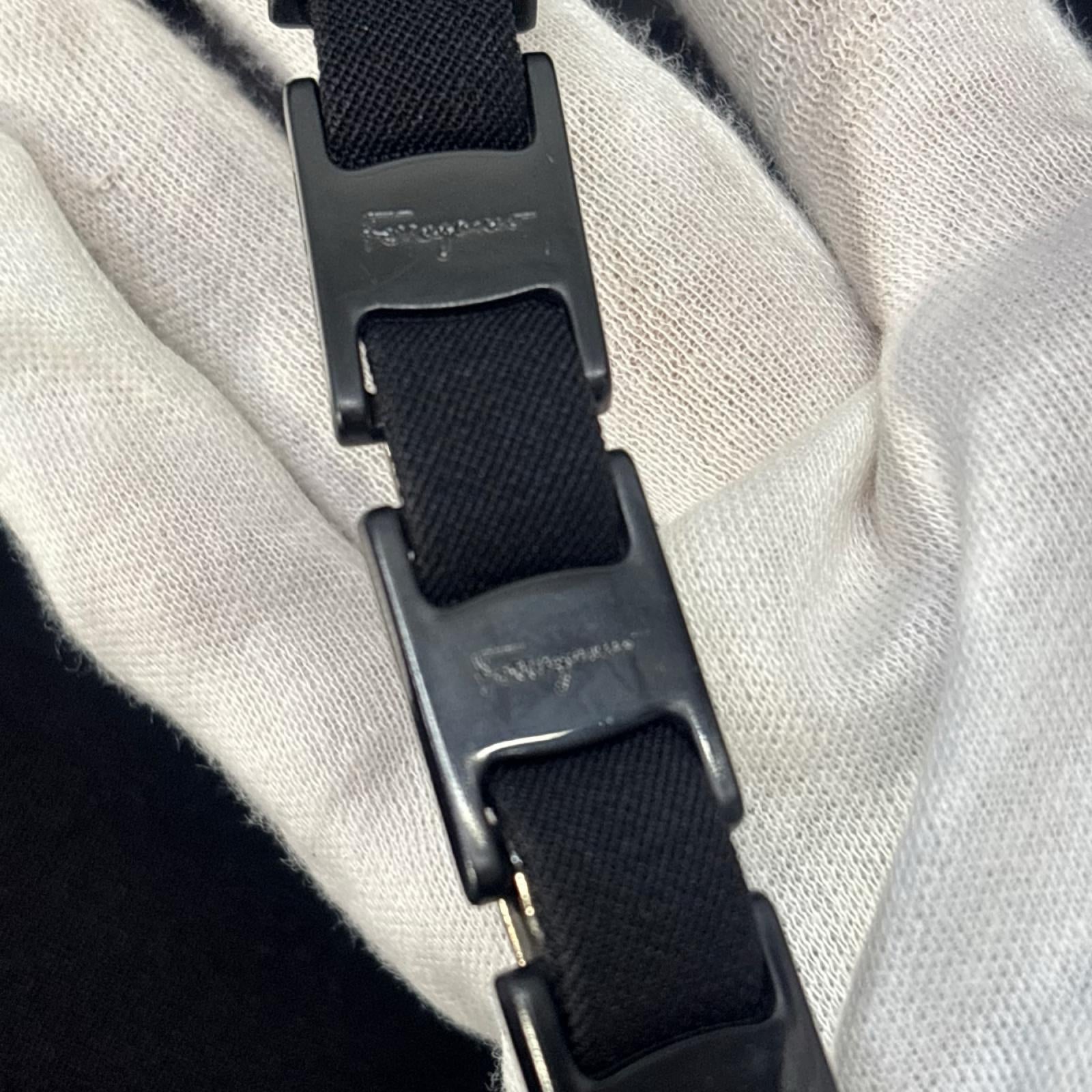 ナイロン ロゴチェーン ワンショルダー 黒