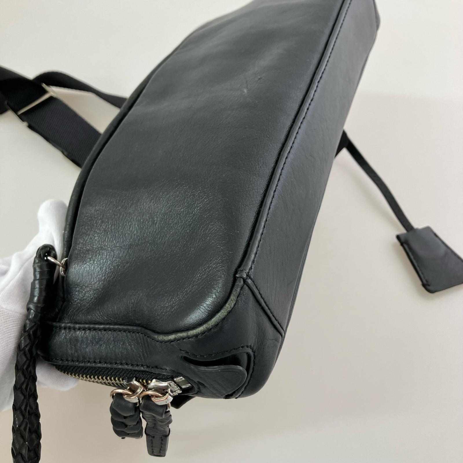 ショルダーバッグ Pid レザーボディーバッグ ブラック