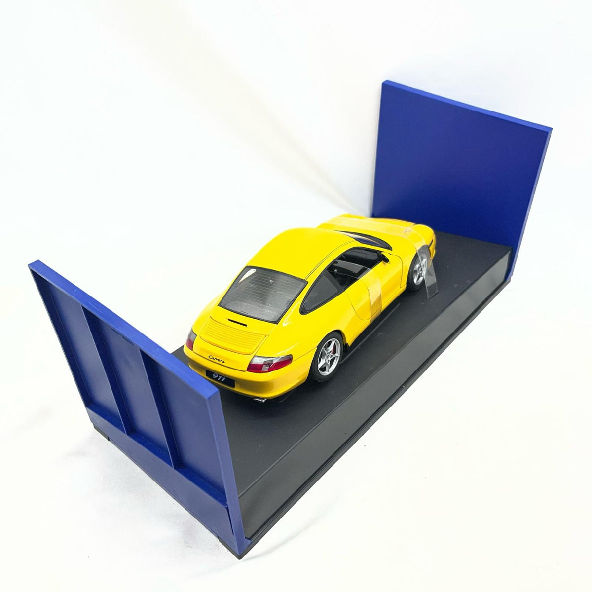 AUTOart PORSCHE 911 CARRERA スケールカー