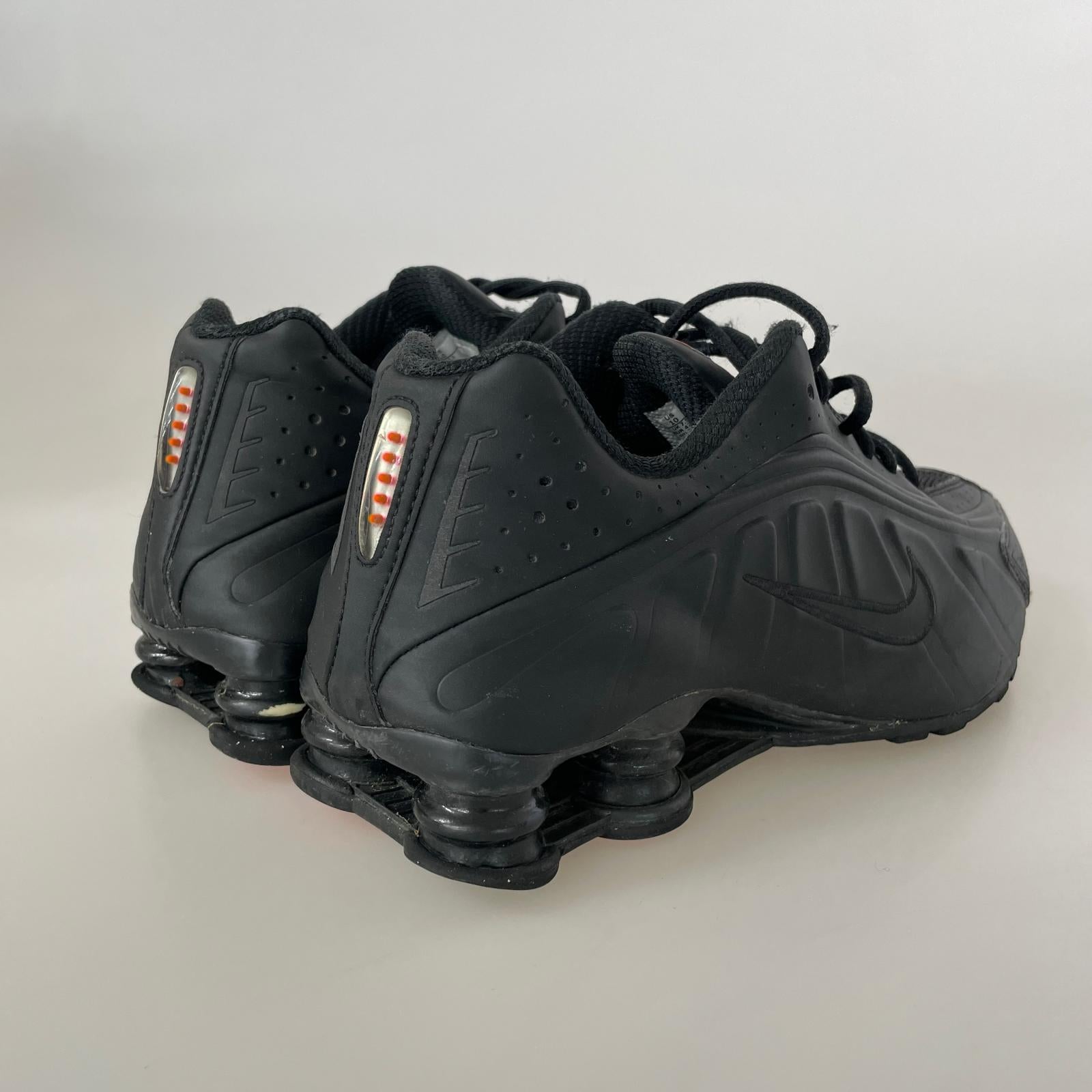 スニーカー Nike Women's Shox R4 "Black" 27cm 27cm (US9 UK8 1/2 EU44)