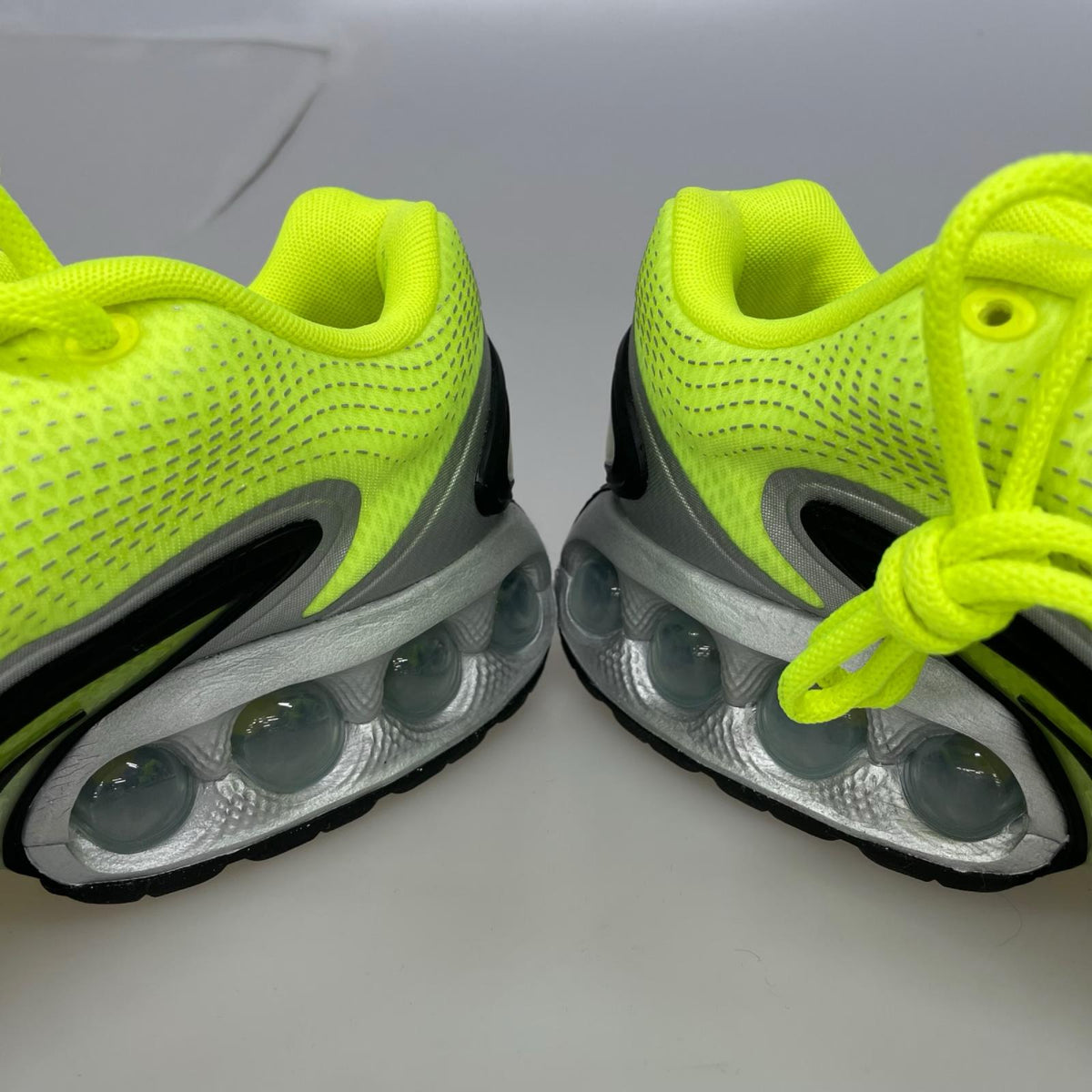 スニーカー Air Max DN Volt/Black/Volt Glow/Sequoia 28cm (US10 UK9 1/2 EU46) イエロー
