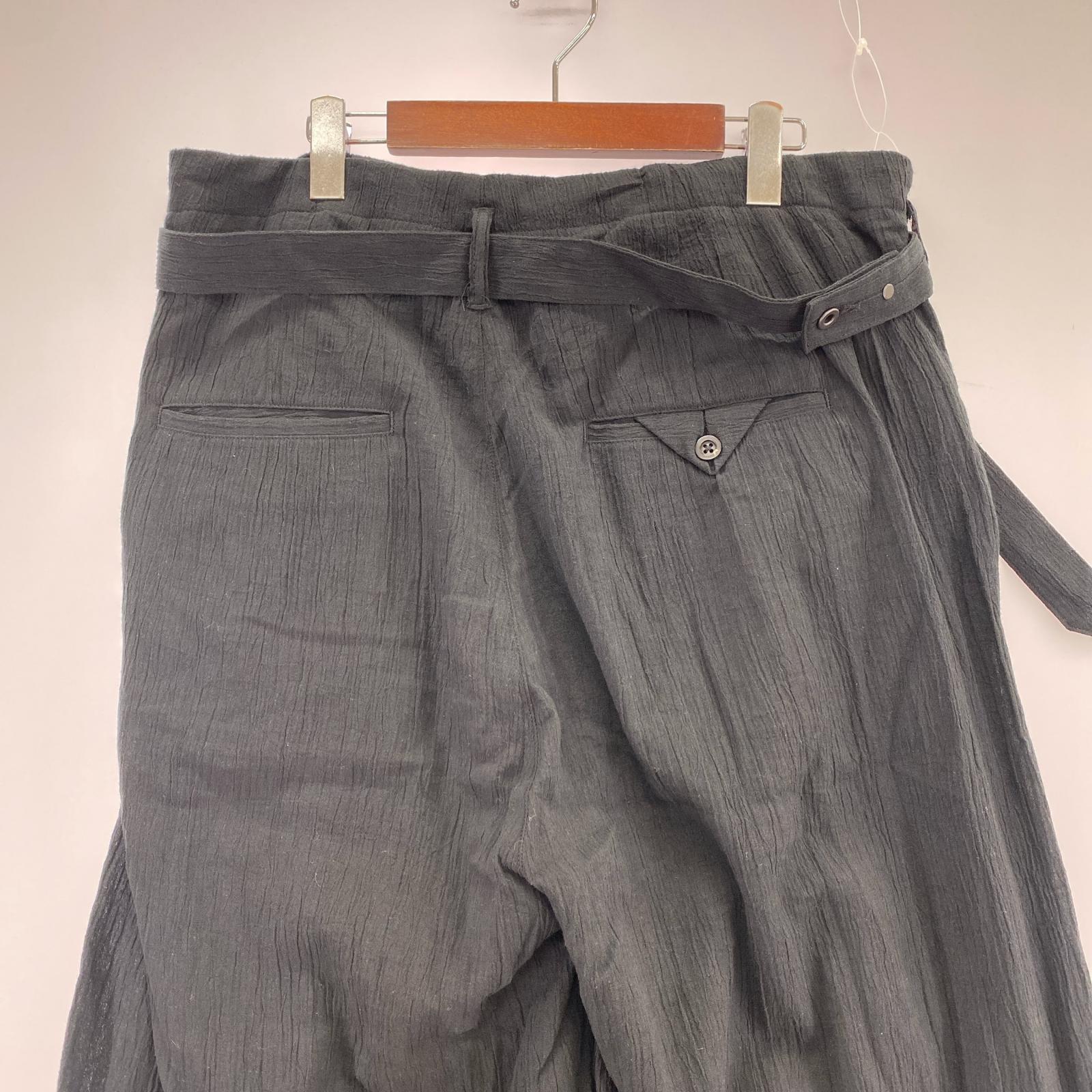 パンツ BALTED CREPE TUCK SLACKS ブラック