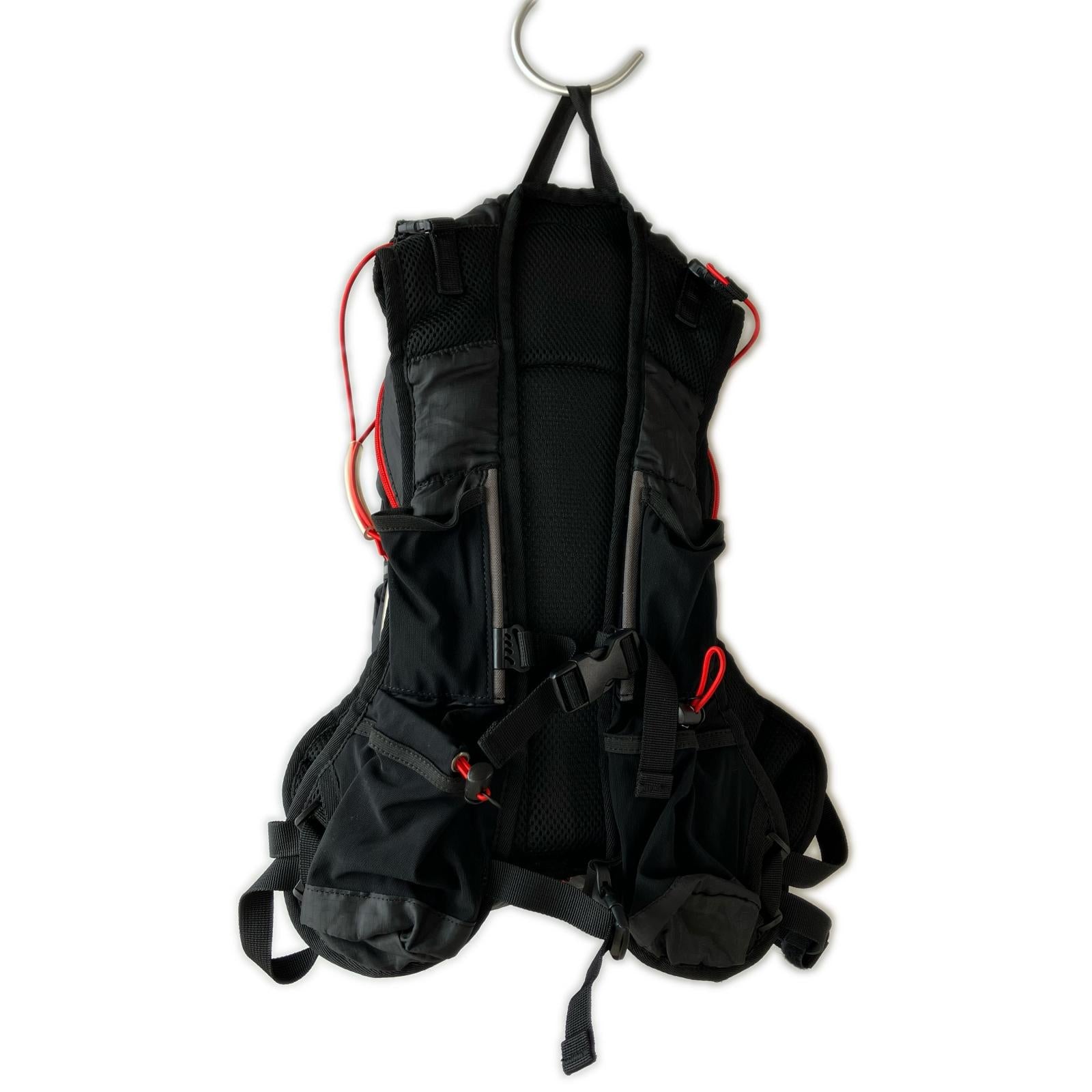 リュック・デイパック relic 11L 赤黒