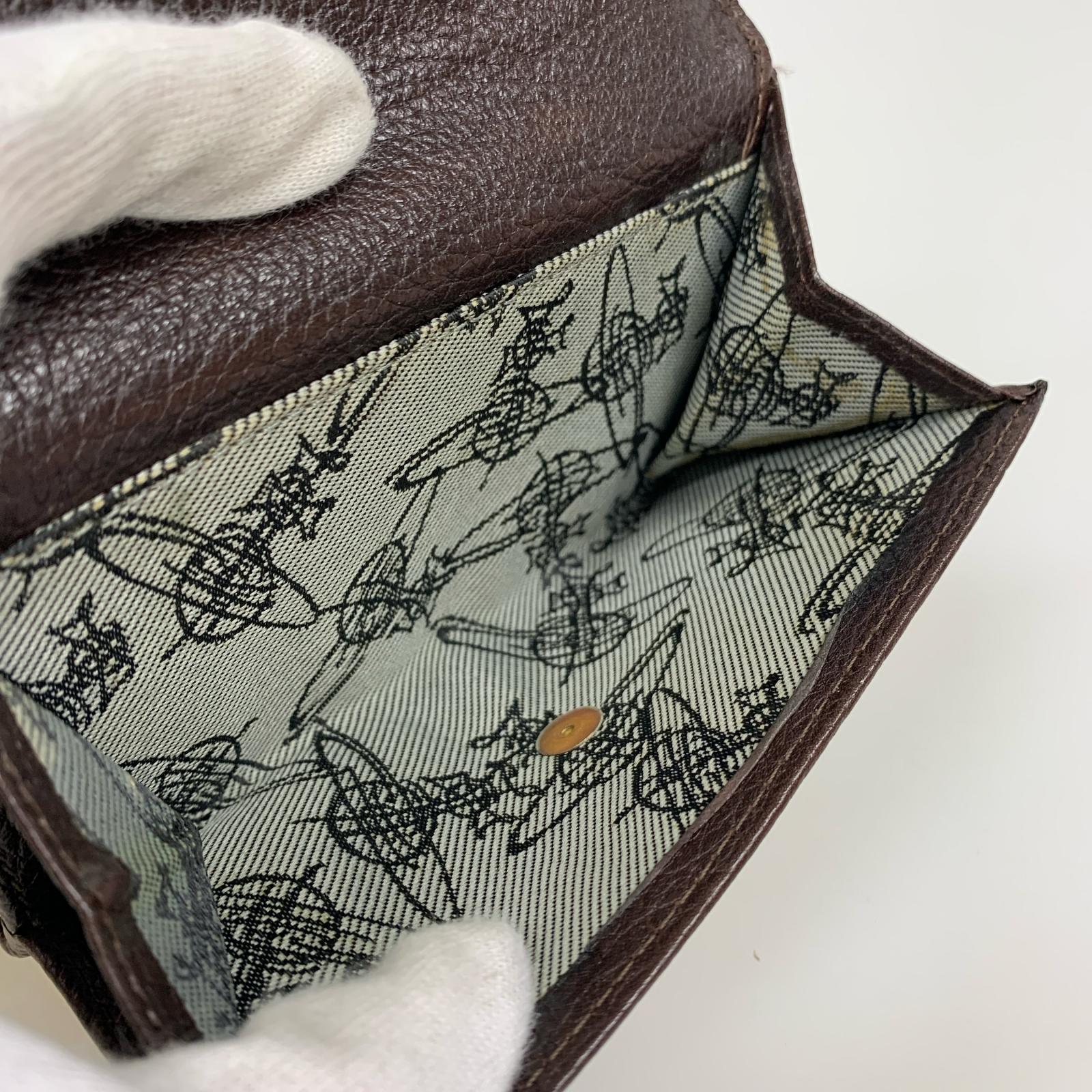 コンパクトウォレット 型押しオーブウォレット ブラウン