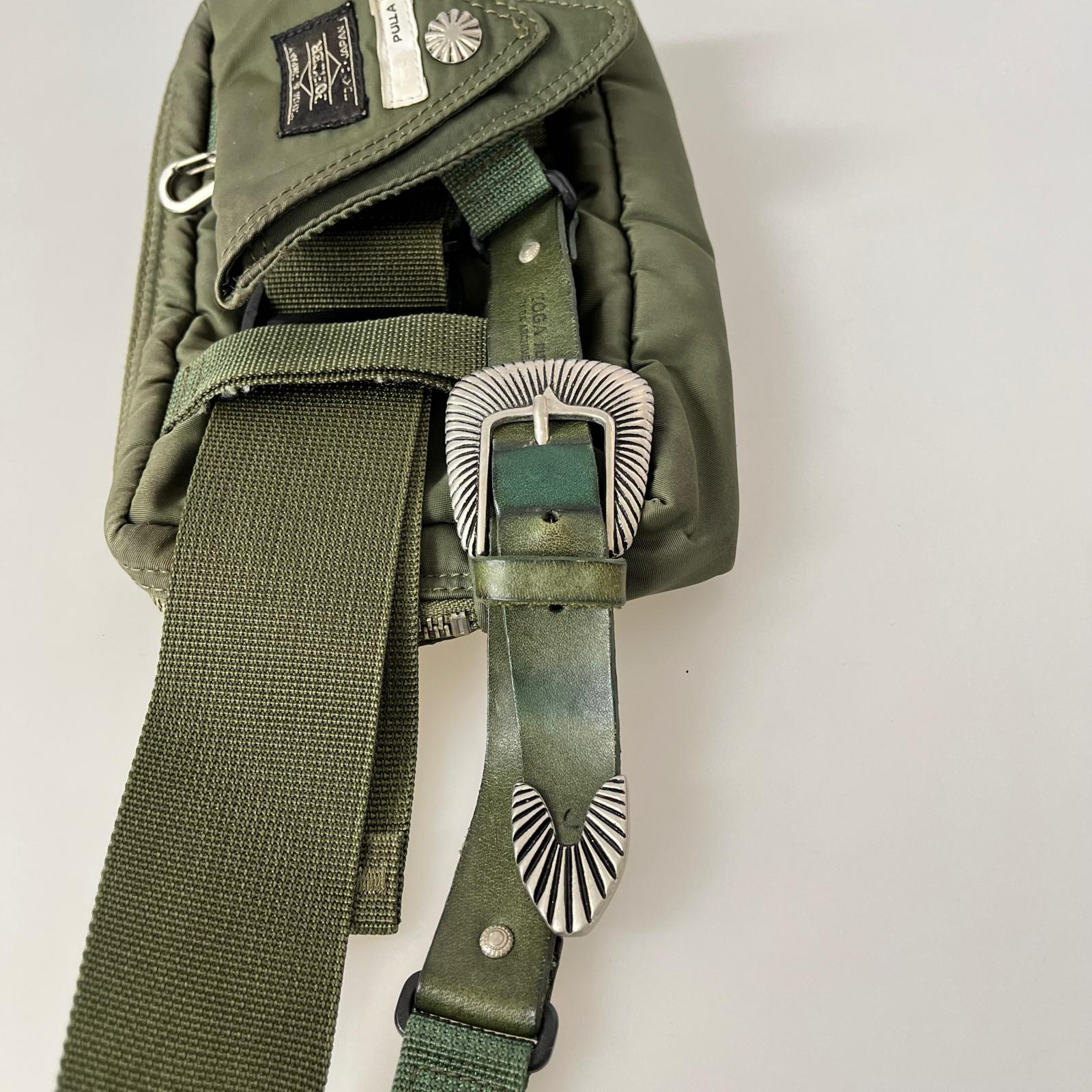 ショルダーバッグ × TOGA PULLA ベルトバッグ カーキ