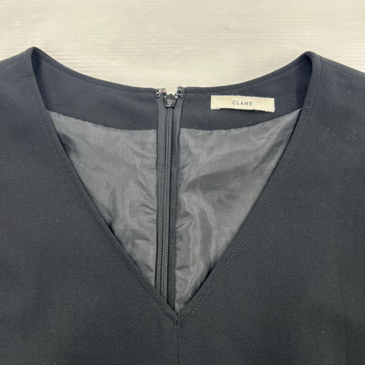 ワンピース RELAX V-NECK JUMPSUIT (38) 38 ブラック