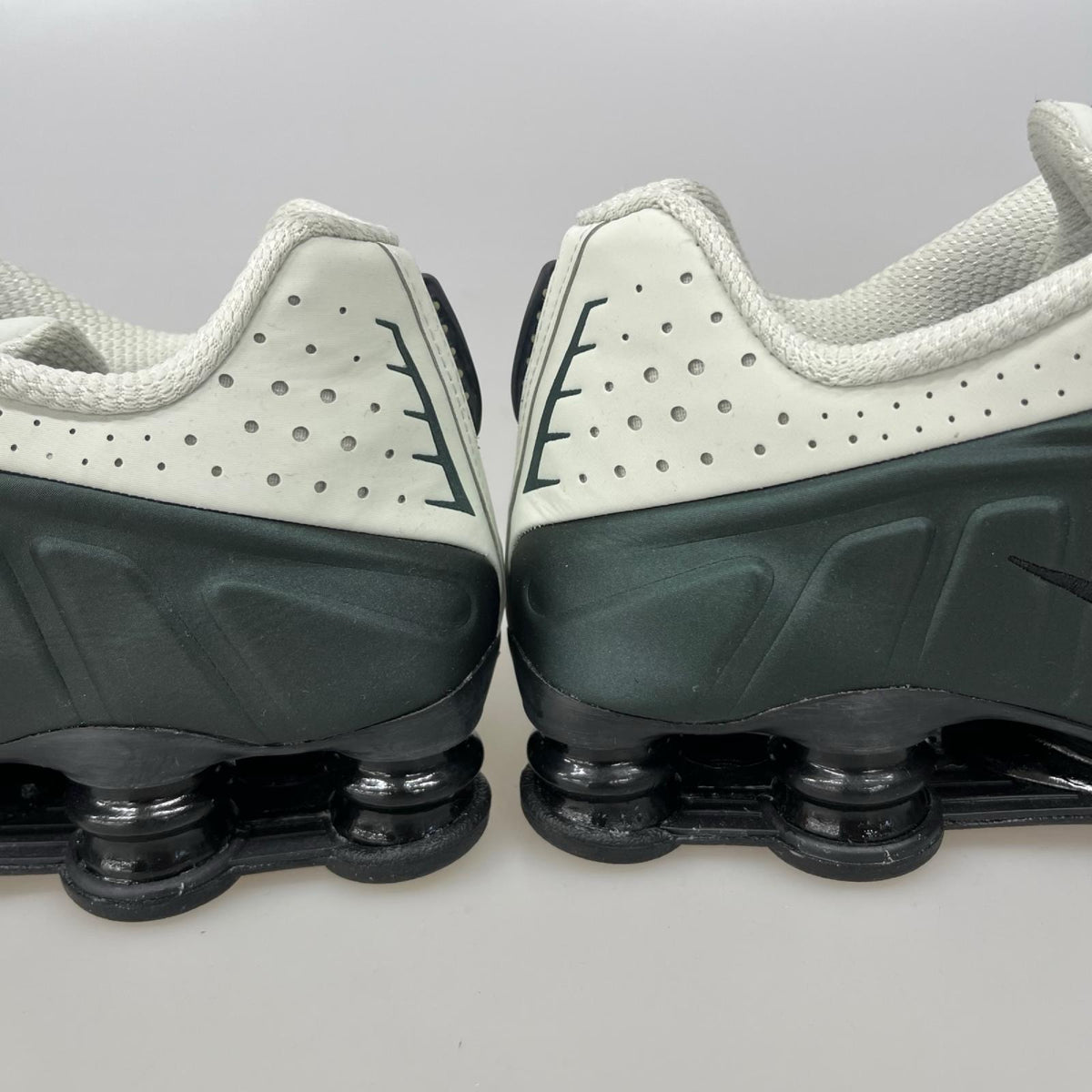 スニーカー SHOX R4 HQ1988-300 27.5cm 27.5cm (US9 1/2 UK9 EU45) ブラック