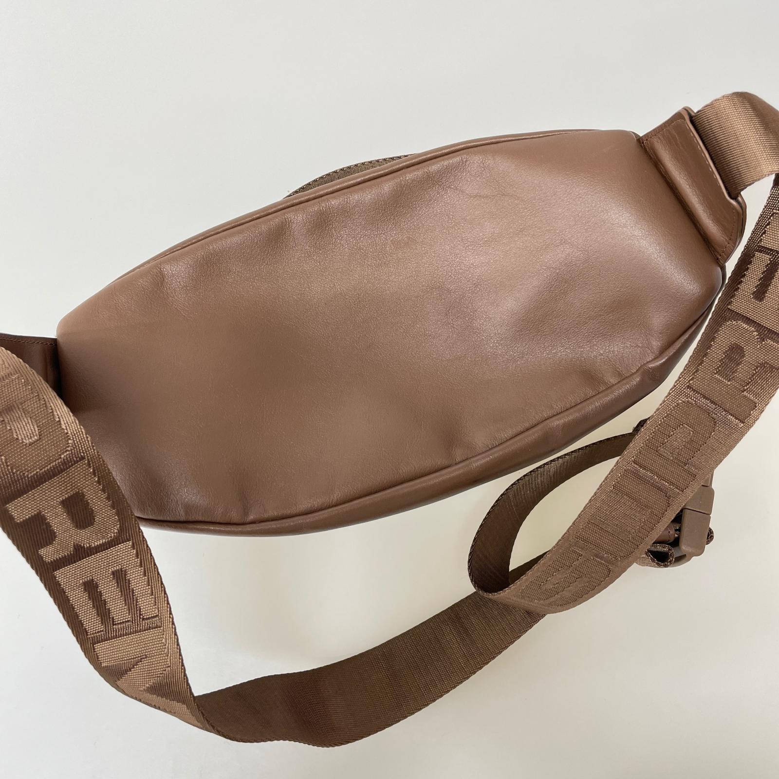 ボディバッグ 24FW Leather Waist Bag ブラウン