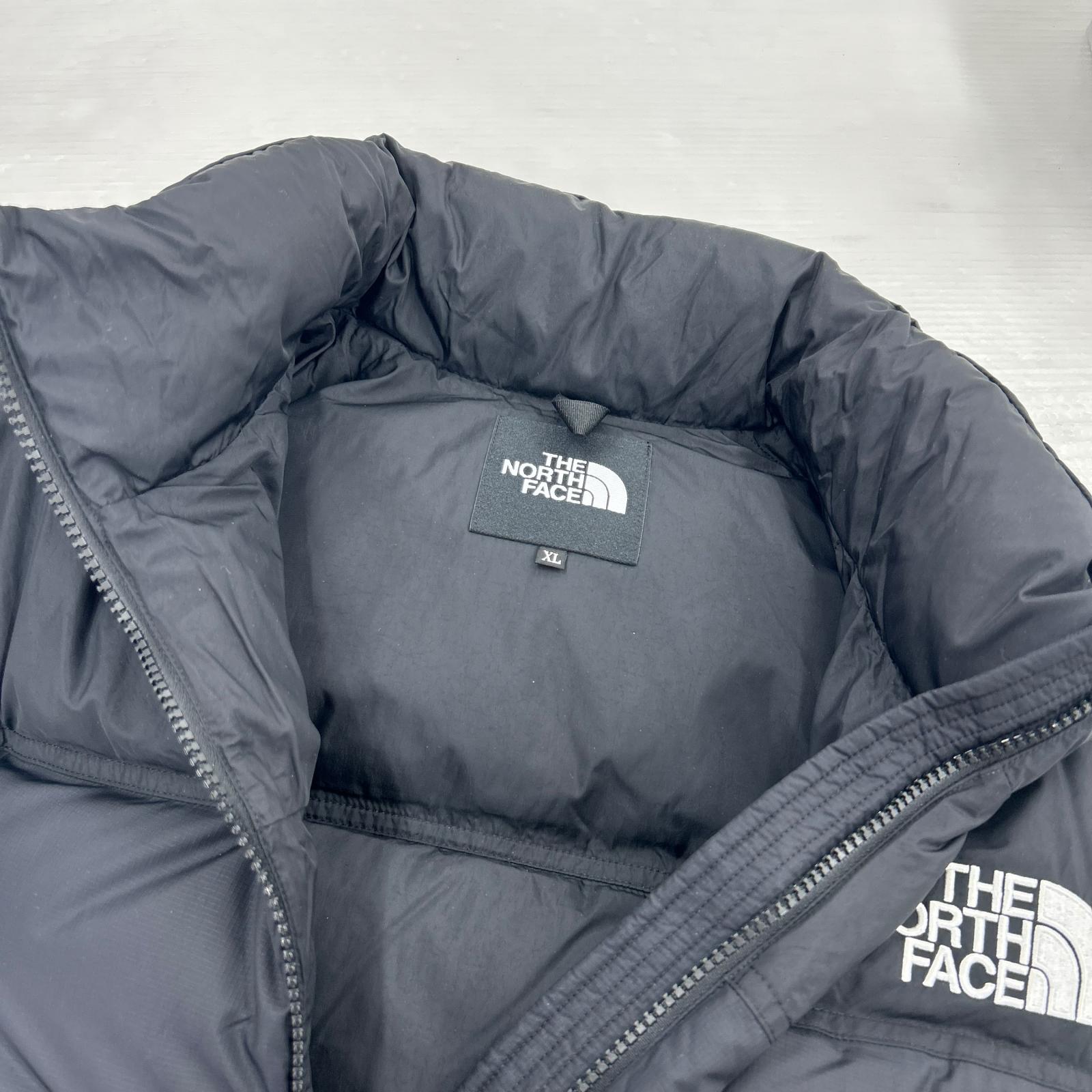 ダウンベスト Nuptse Vest ブラック