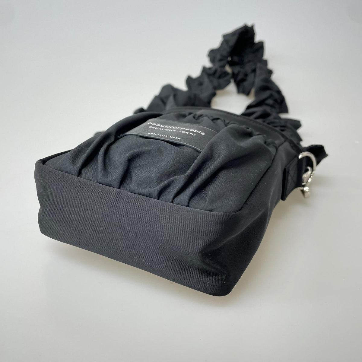 ショルダーバッグ ×STUDIOUS ギャザーショルダーバッグ 黒 ブラック