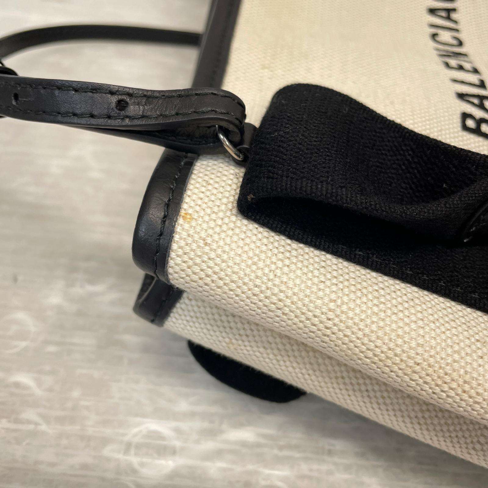 BALENCIAGA ネイビーカバス XS 2WAYバッグ 390346