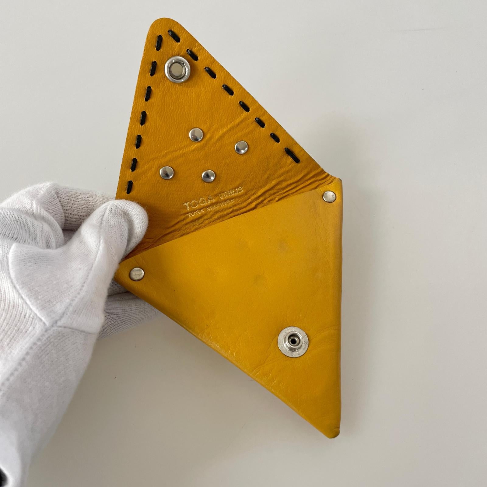 コインケース Metal triangle coin case イエロー