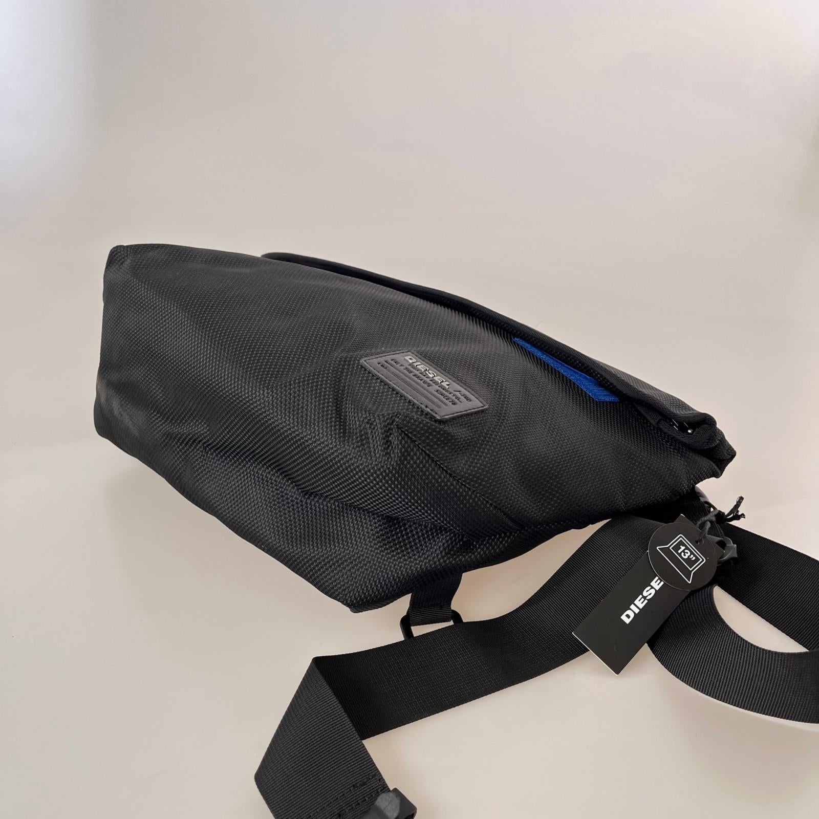 ショルダーバッグ F-CLOSE MESSENGER BAG BLK ブラック