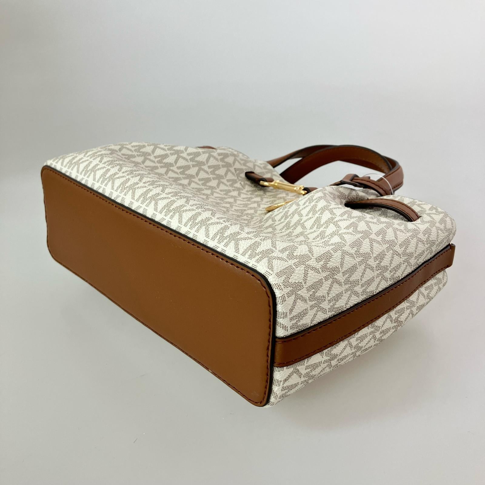 ハンドバッグ carson sm mkシグネチャー