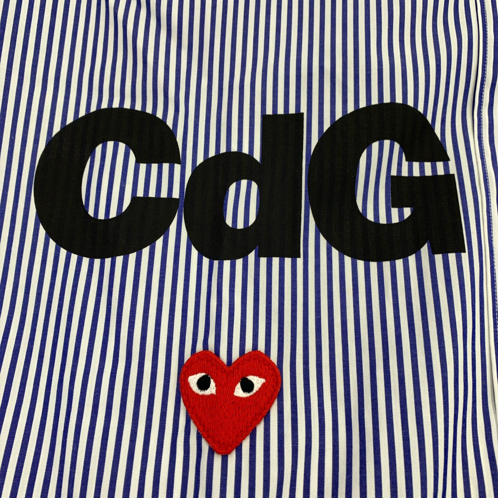 長袖シャツ ハートワッペン CdGロゴ ストライプ青（XL）
